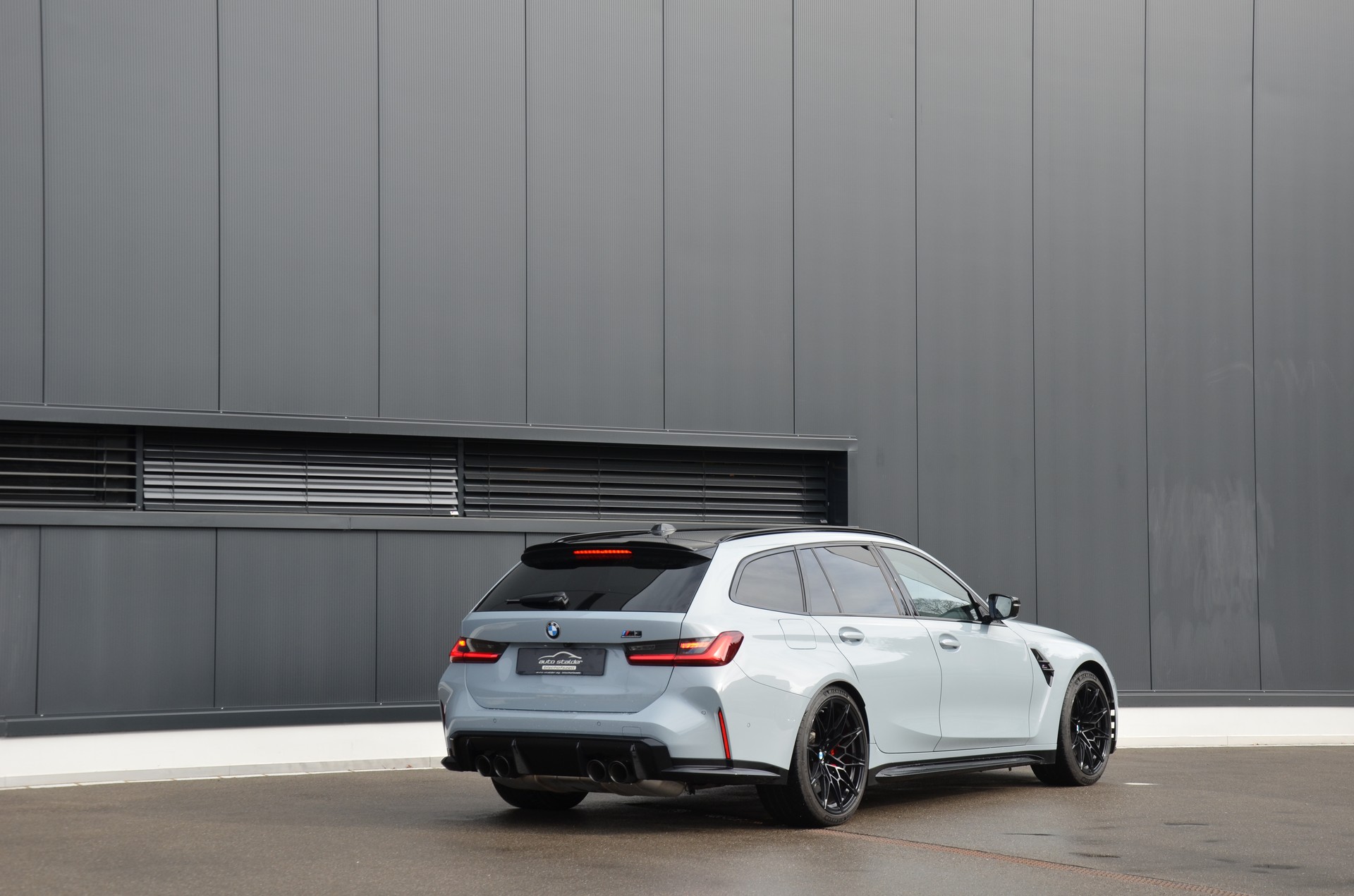 BMW M3 Touring xDrive Competition M-showroom-element-2