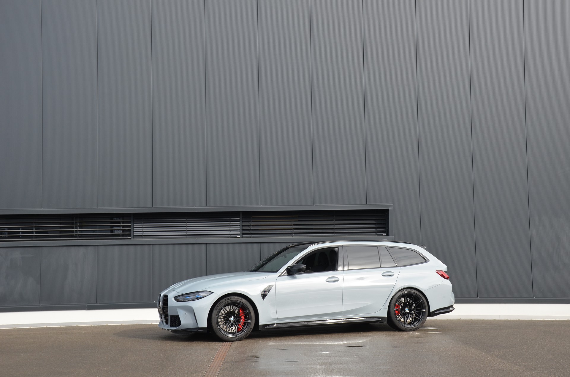 BMW M3 Touring xDrive Competition M-showroom-element-1
