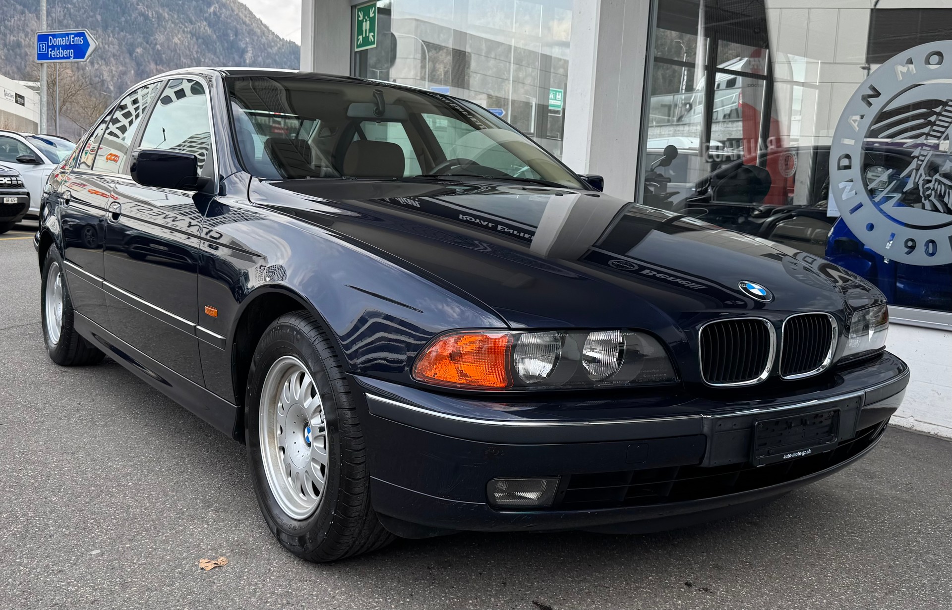 BMW 528i