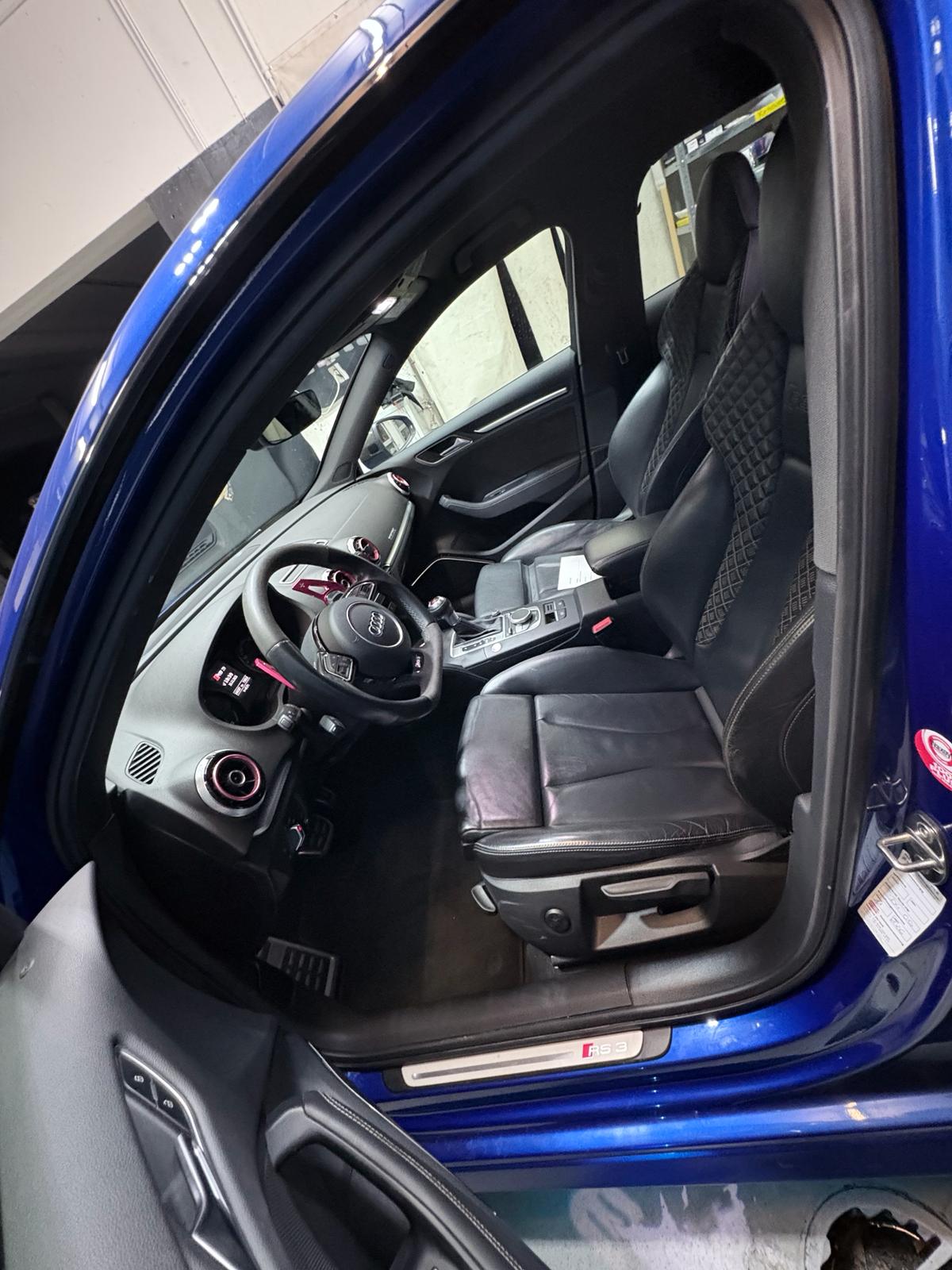 AUDI RS3 2.5 TSI quattro S-tronic-image-12