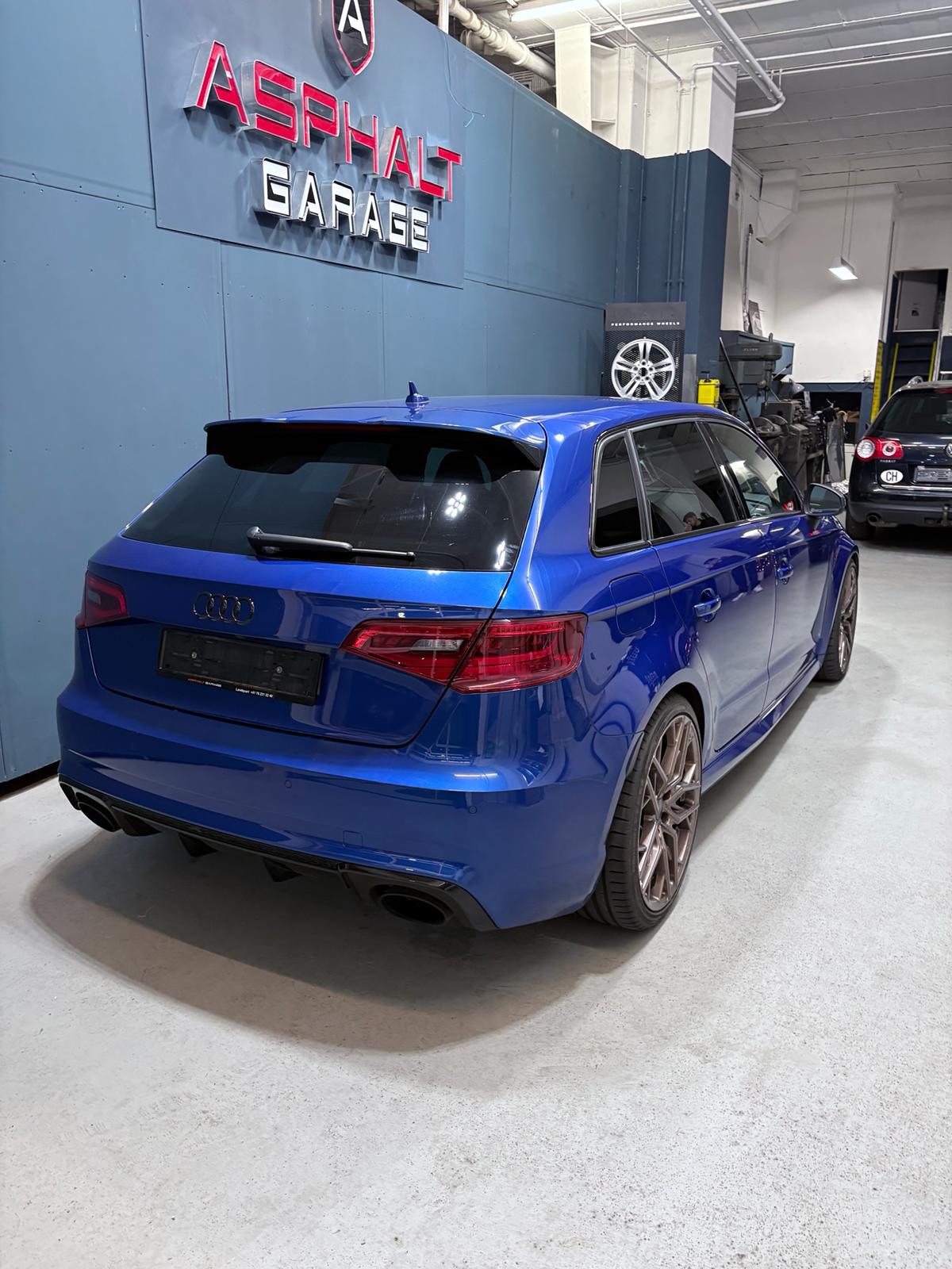 AUDI RS3 2.5 TSI quattro S-tronic-image-4