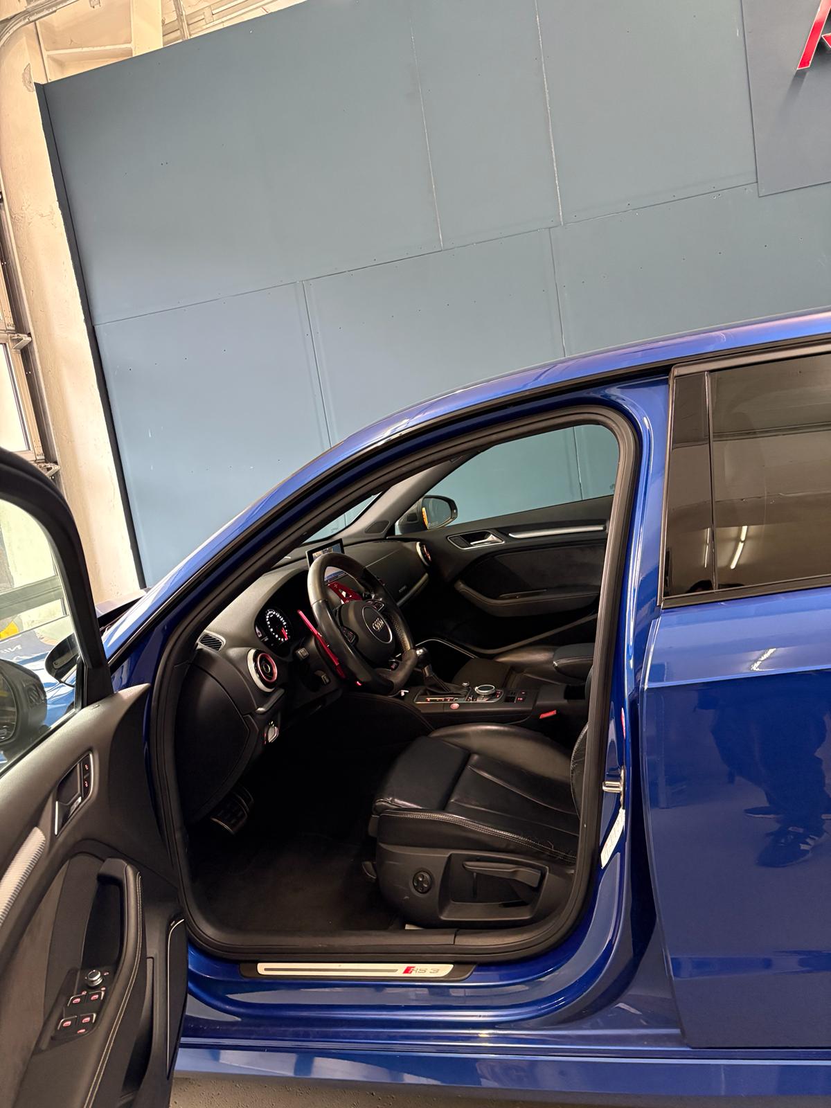AUDI RS3 2.5 TSI quattro S-tronic-image-18
