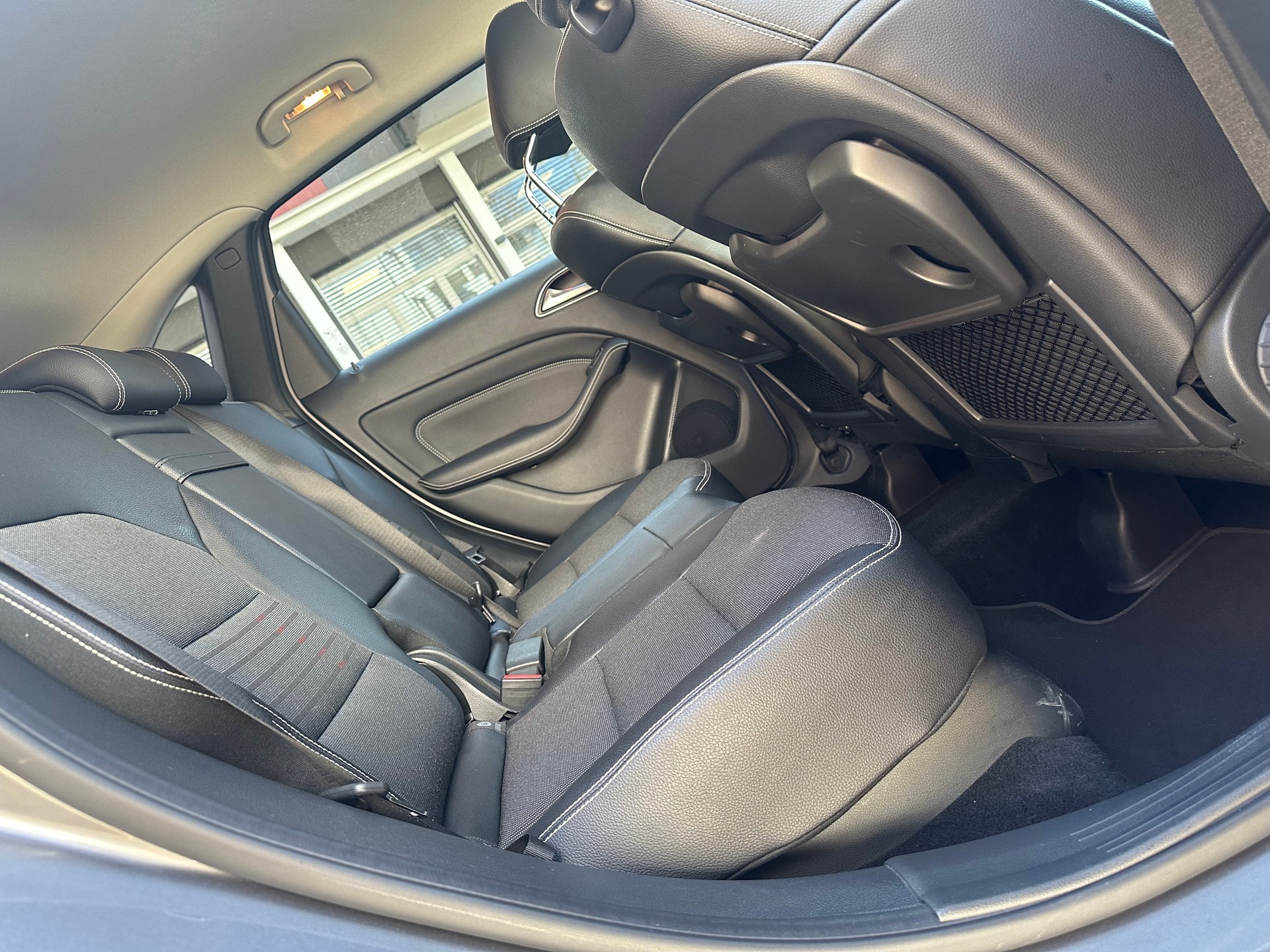 MERCEDES-BENZ B 220 CDI Swiss Star Edition Style 4Matic 7G-DCT-image-12