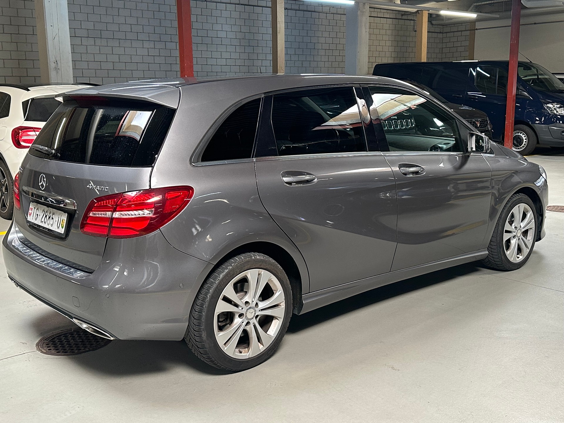 MERCEDES-BENZ B 220 CDI Swiss Star Edition Style 4Matic 7G-DCT-image-4