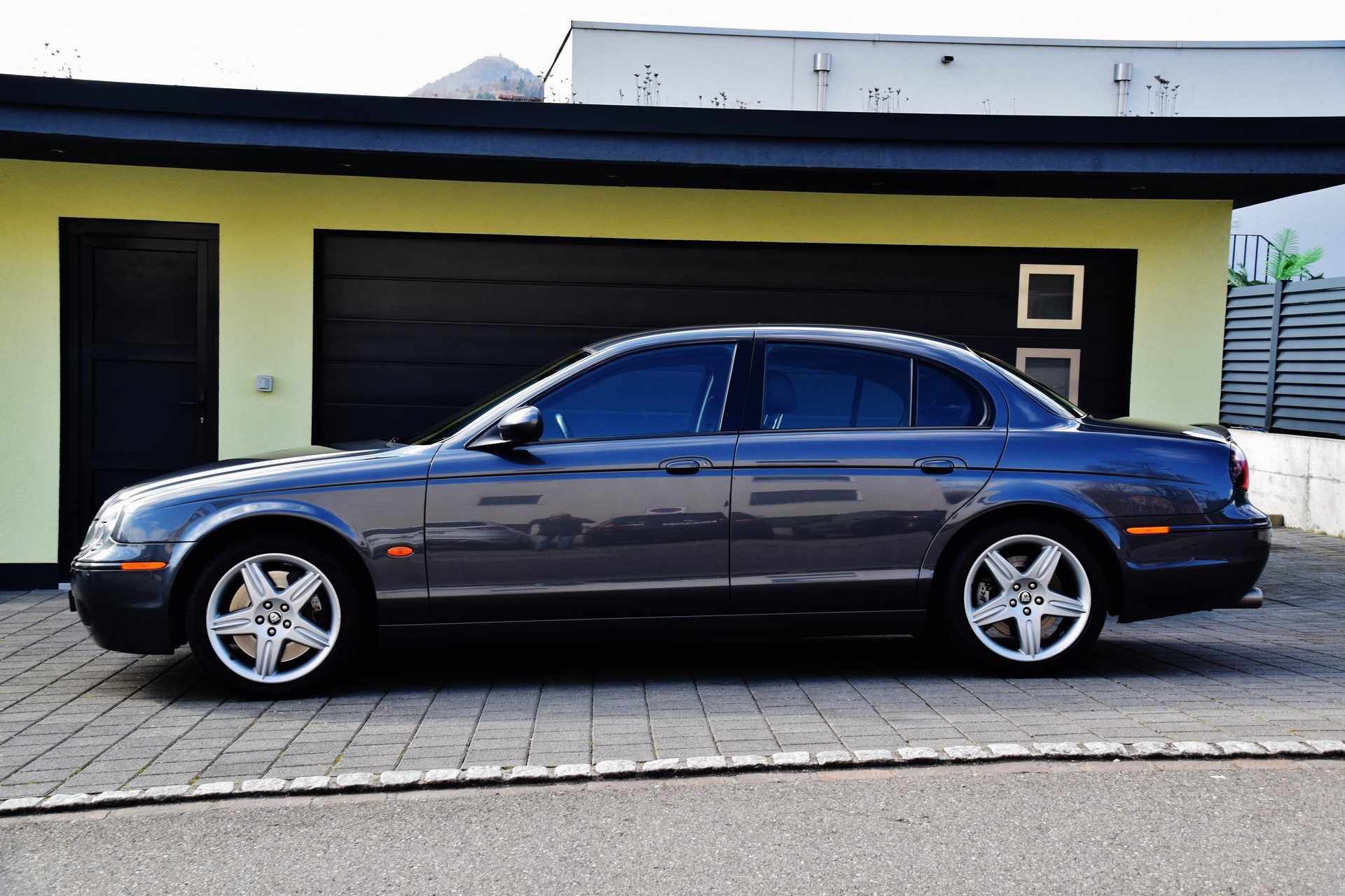 JAGUAR S-Type 4.2 V8 S/C R-showroom-element-2