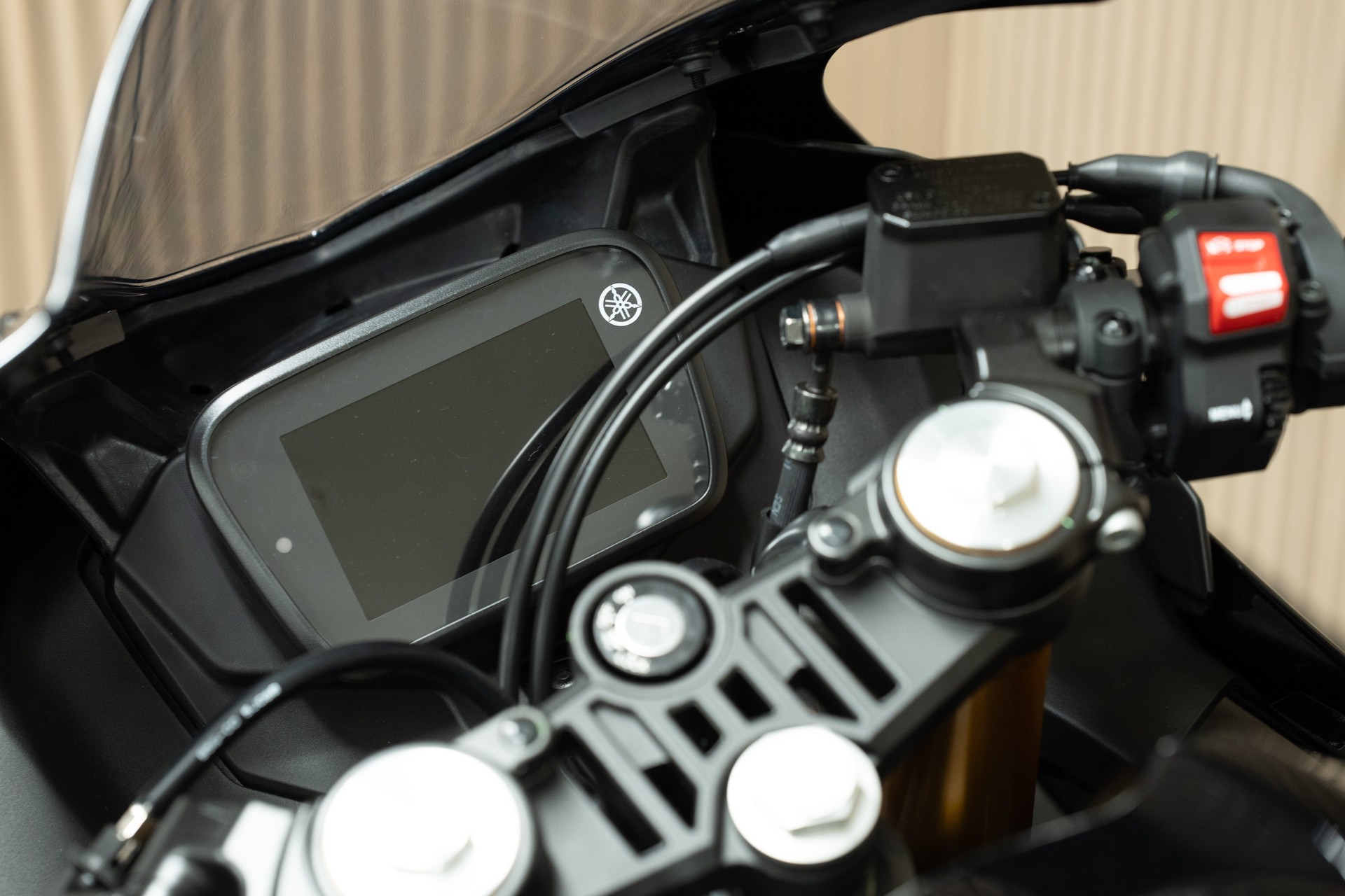 YAMAHA R125 mit Kurzheck und Lenkerendspiegeln-image-2