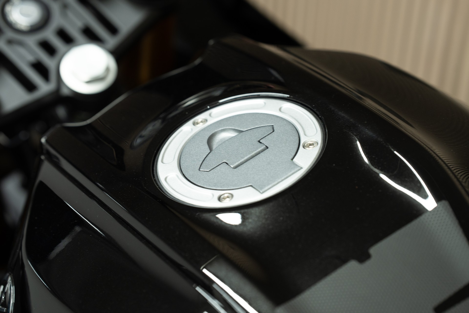 YAMAHA R125 mit Kurzheck und Lenkerendspiegeln-image-3