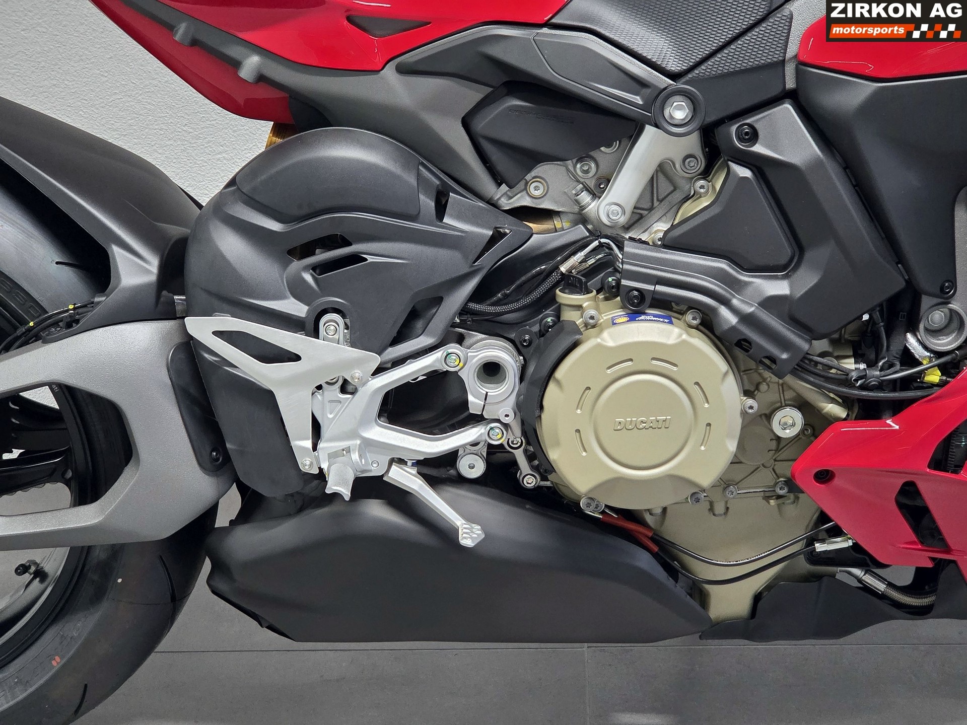 DUCATI Streetfighter V4 S | Essenza II-image-4