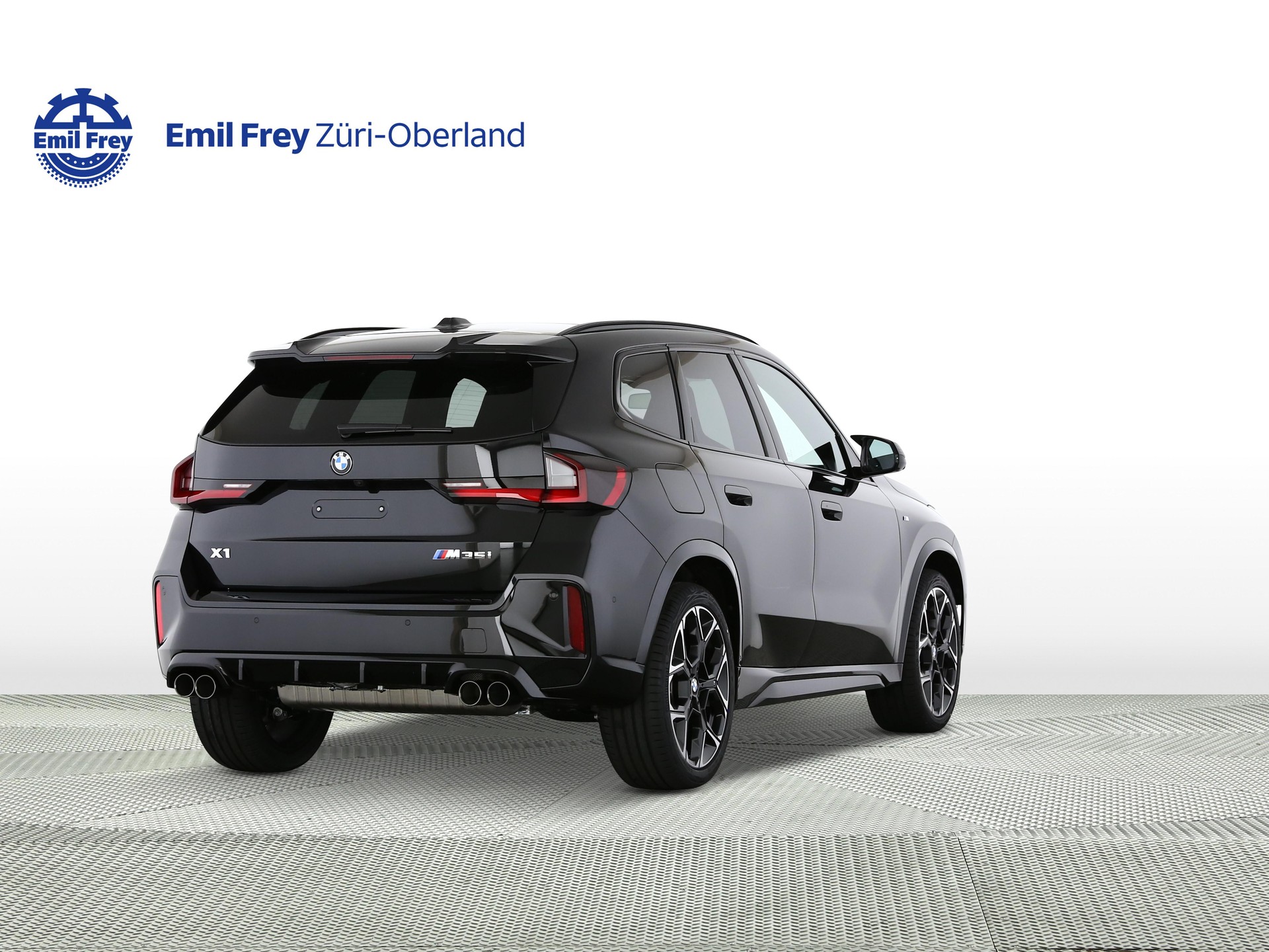 BMW X1 M35i-showroom-element-2