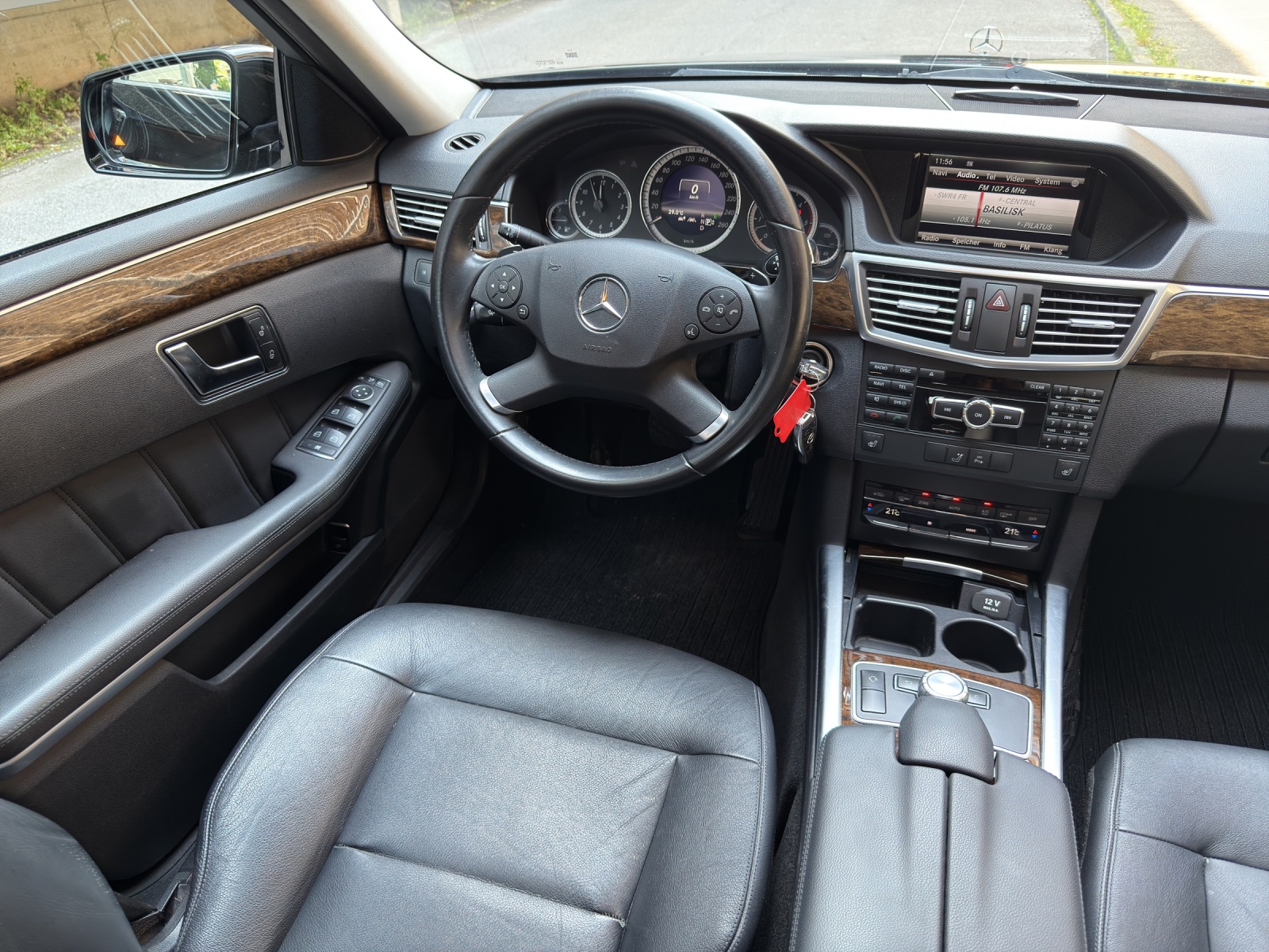 MERCEDES-BENZ E 350 CDI BlueEfficiency 4Matic 7G-Tronic-image-20