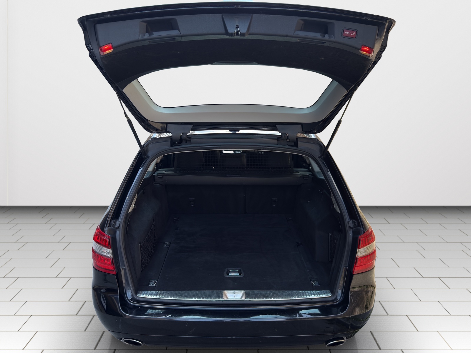 MERCEDES-BENZ E 350 CDI BlueEfficiency 4Matic 7G-Tronic-image-17