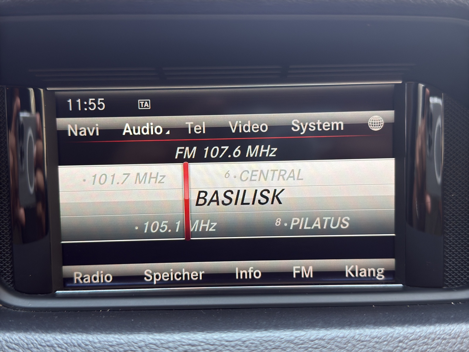 MERCEDES-BENZ E 350 CDI BlueEfficiency 4Matic 7G-Tronic-image-19