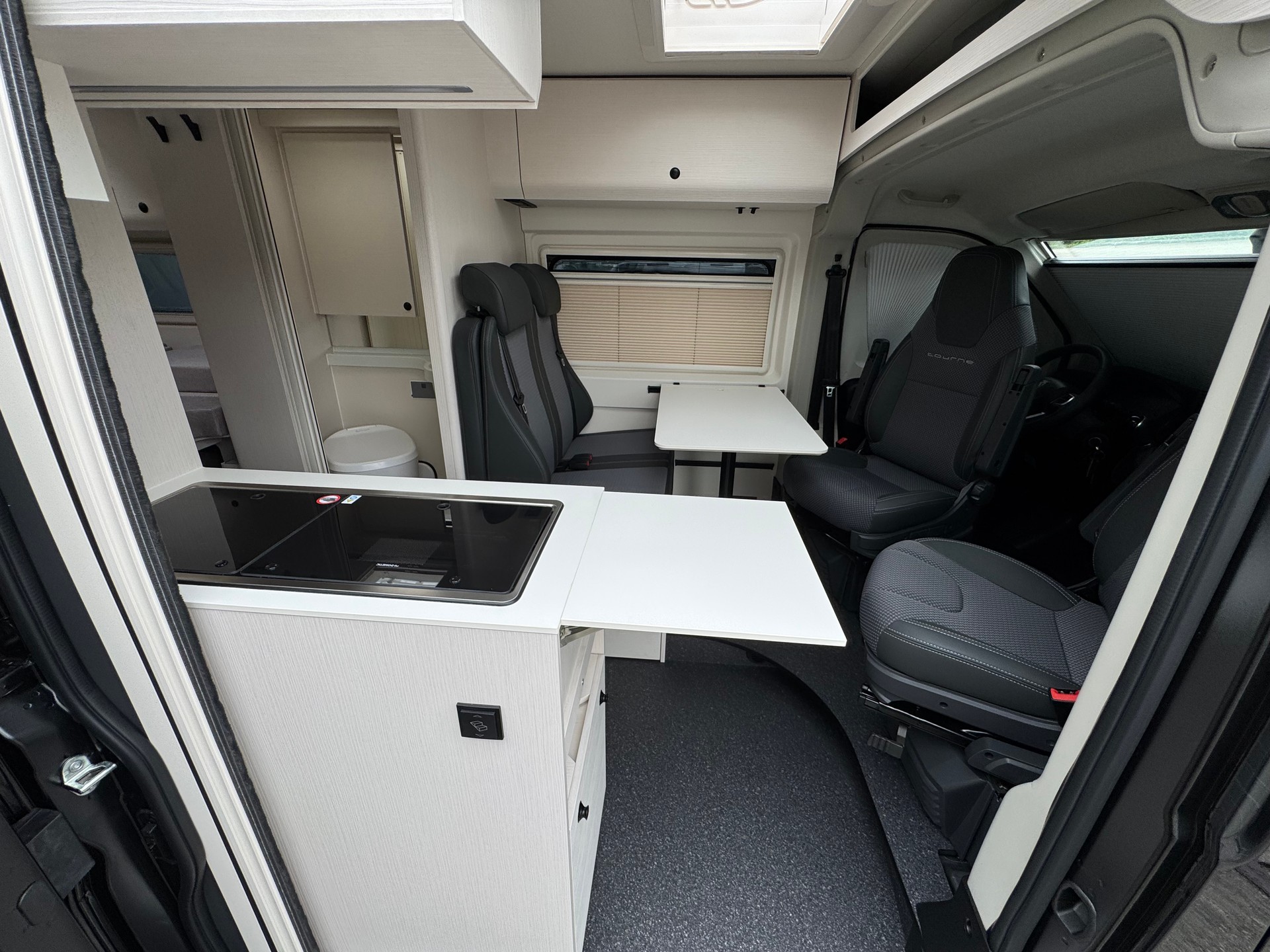 TOURNE MOBIL 6.4 - 180 PS SELECT / Heavy / Automat-image-6