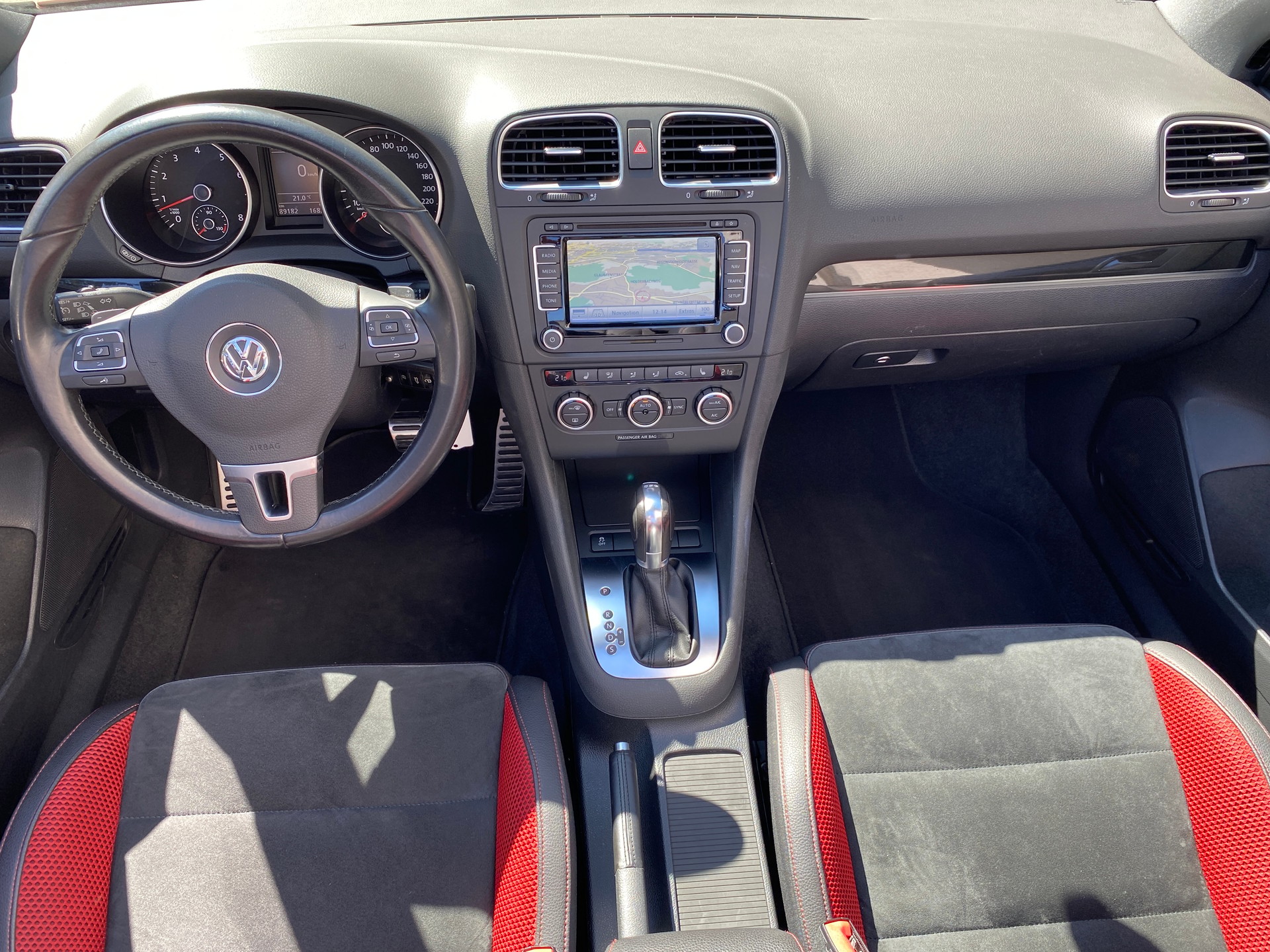 VW Golf Cabrio 1.4 TSI DSG-image-17