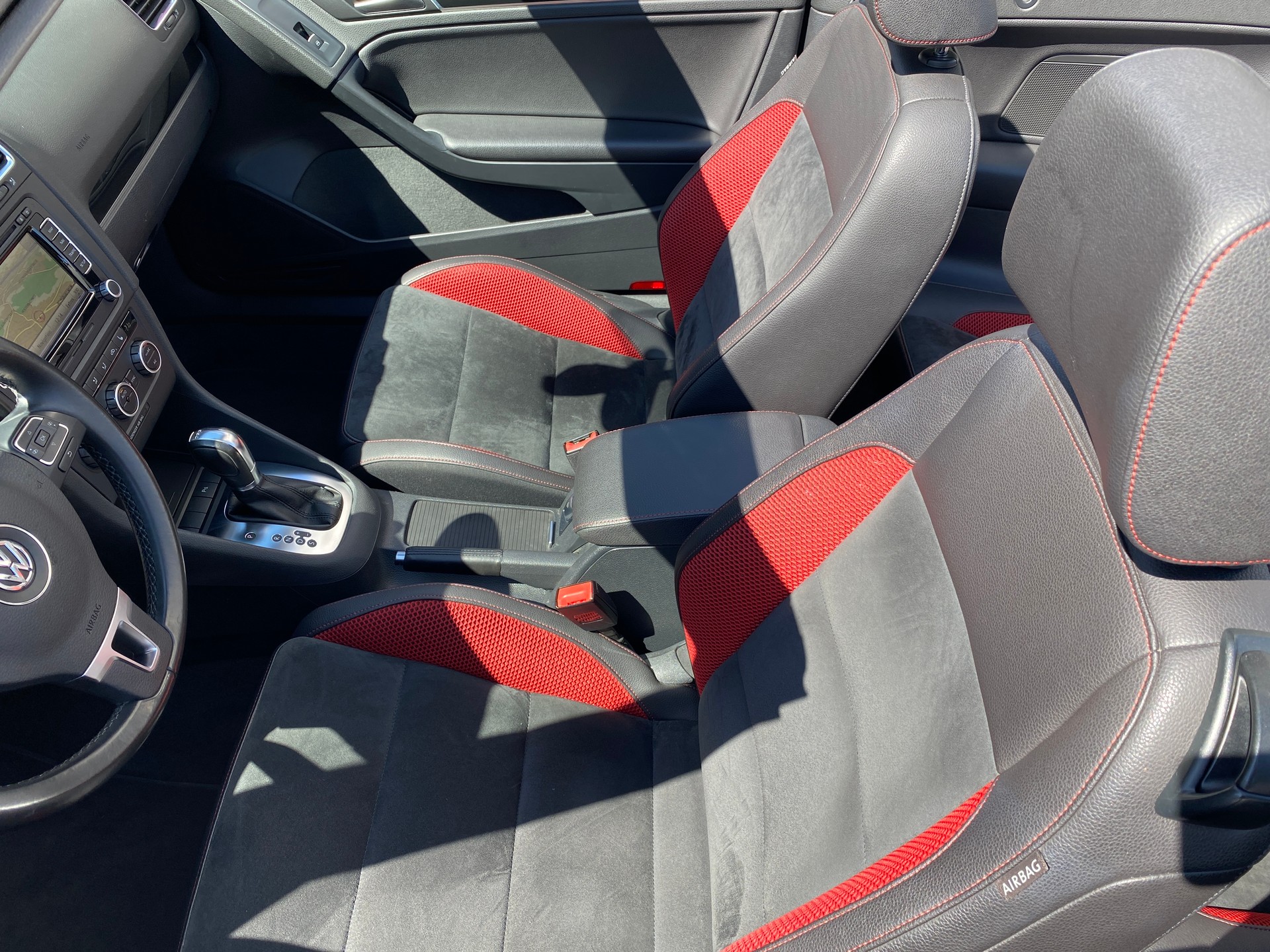 VW Golf Cabrio 1.4 TSI DSG-image-23