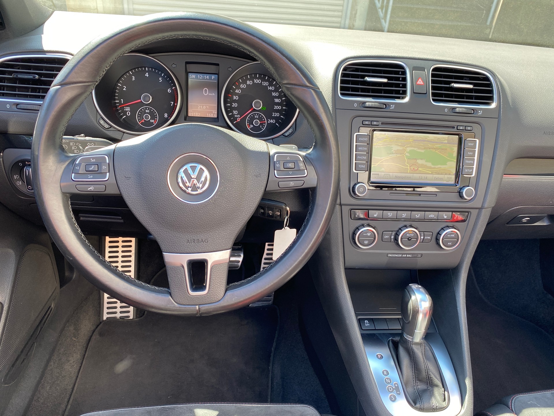 VW Golf Cabrio 1.4 TSI DSG-image-18