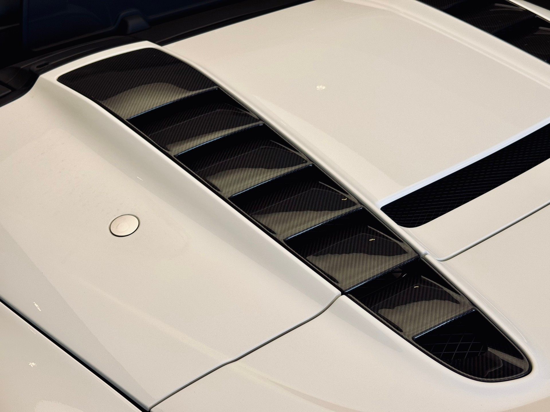 AUDI R8 Spyder 4.2 S-Tronic-image-9