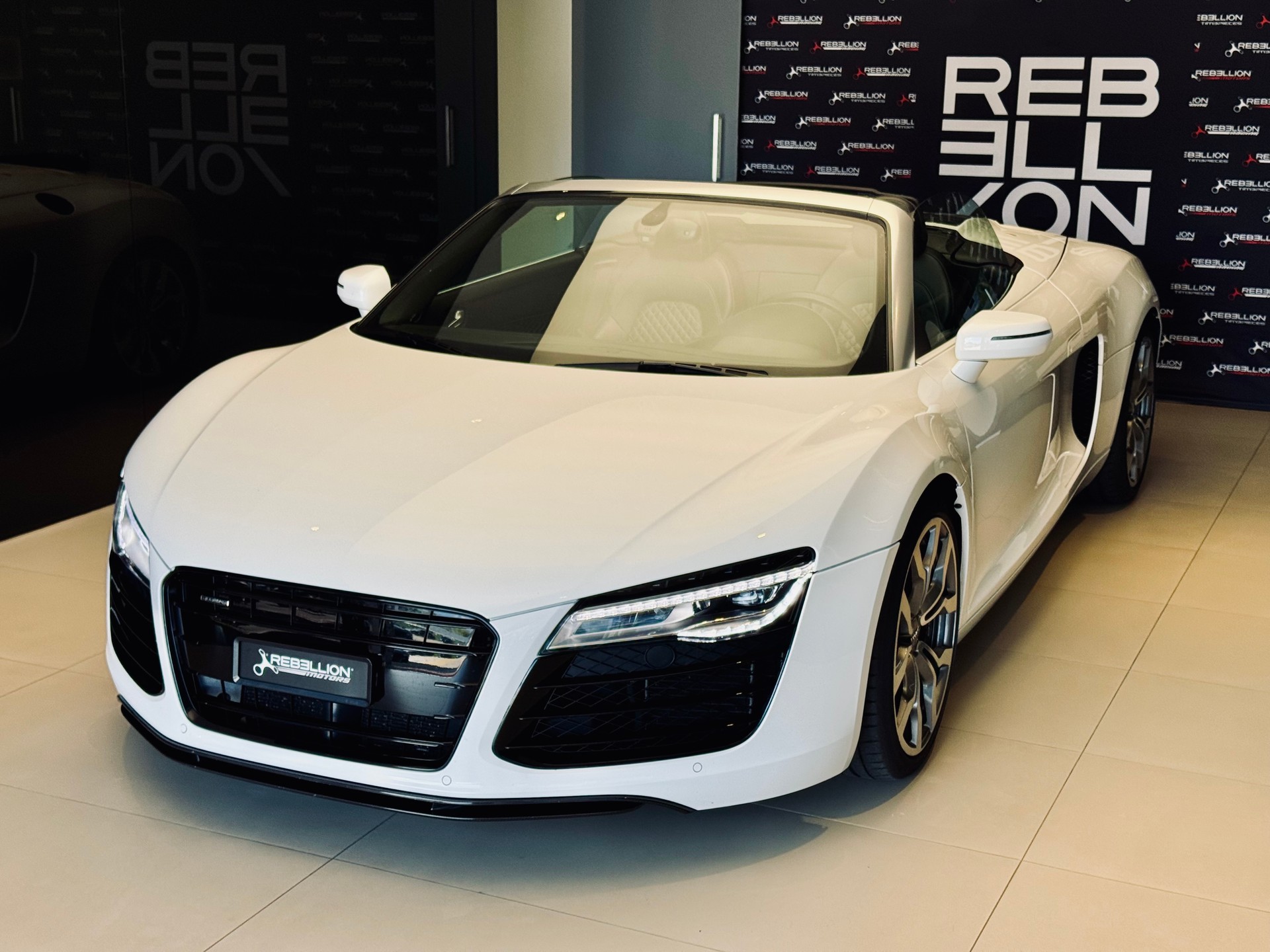 AUDI R8 Spyder 4.2 S-Tronic
