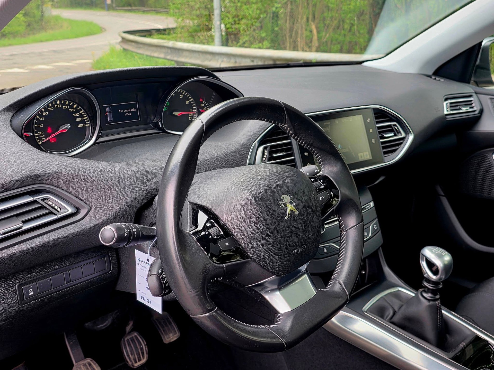 PEUGEOT 308 1.6 THP Allure-image-9