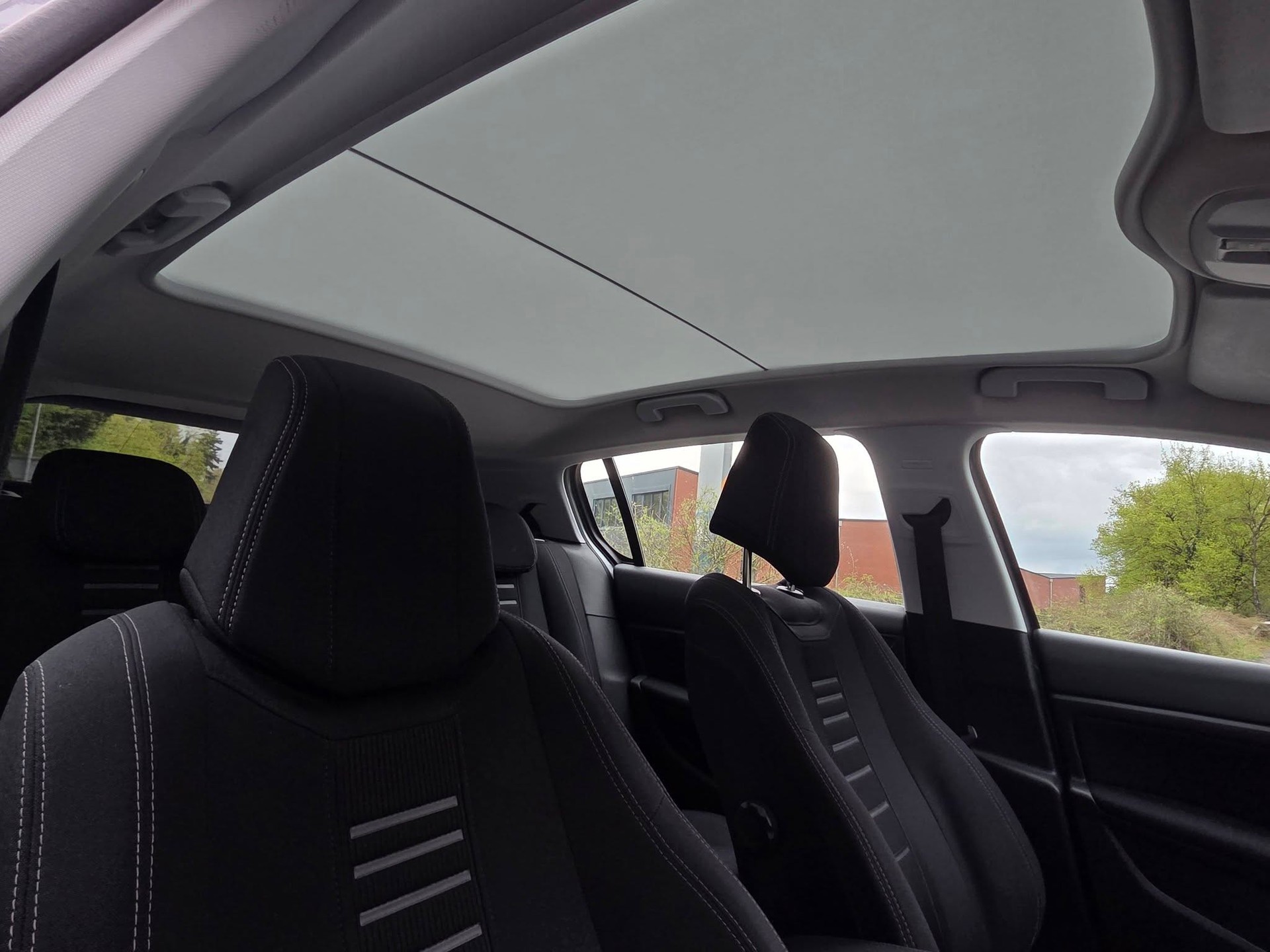 PEUGEOT 308 1.6 THP Allure-image-8