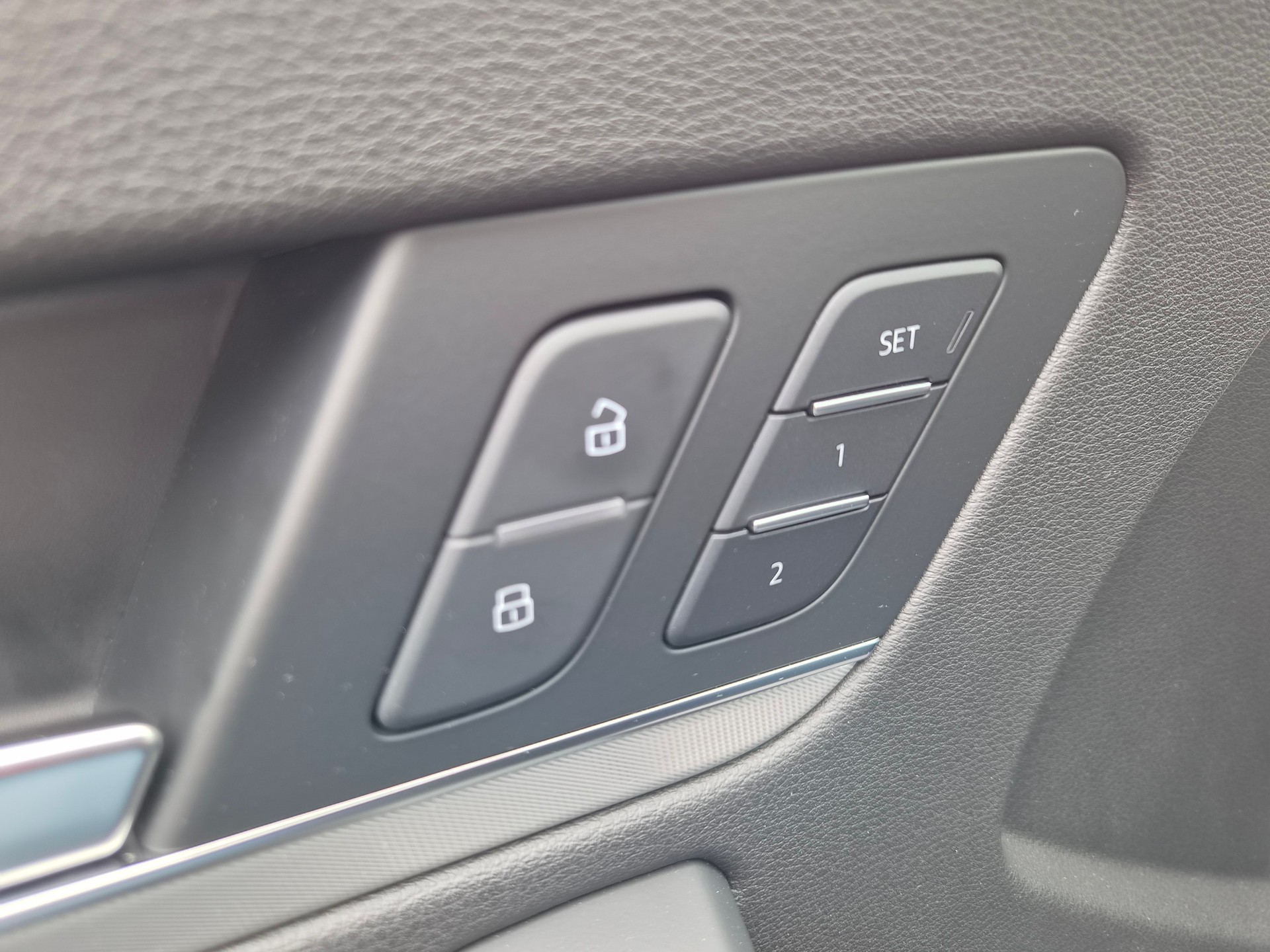 AUDI Q5 2.0 TDI sport quattro S-tronic-image-25