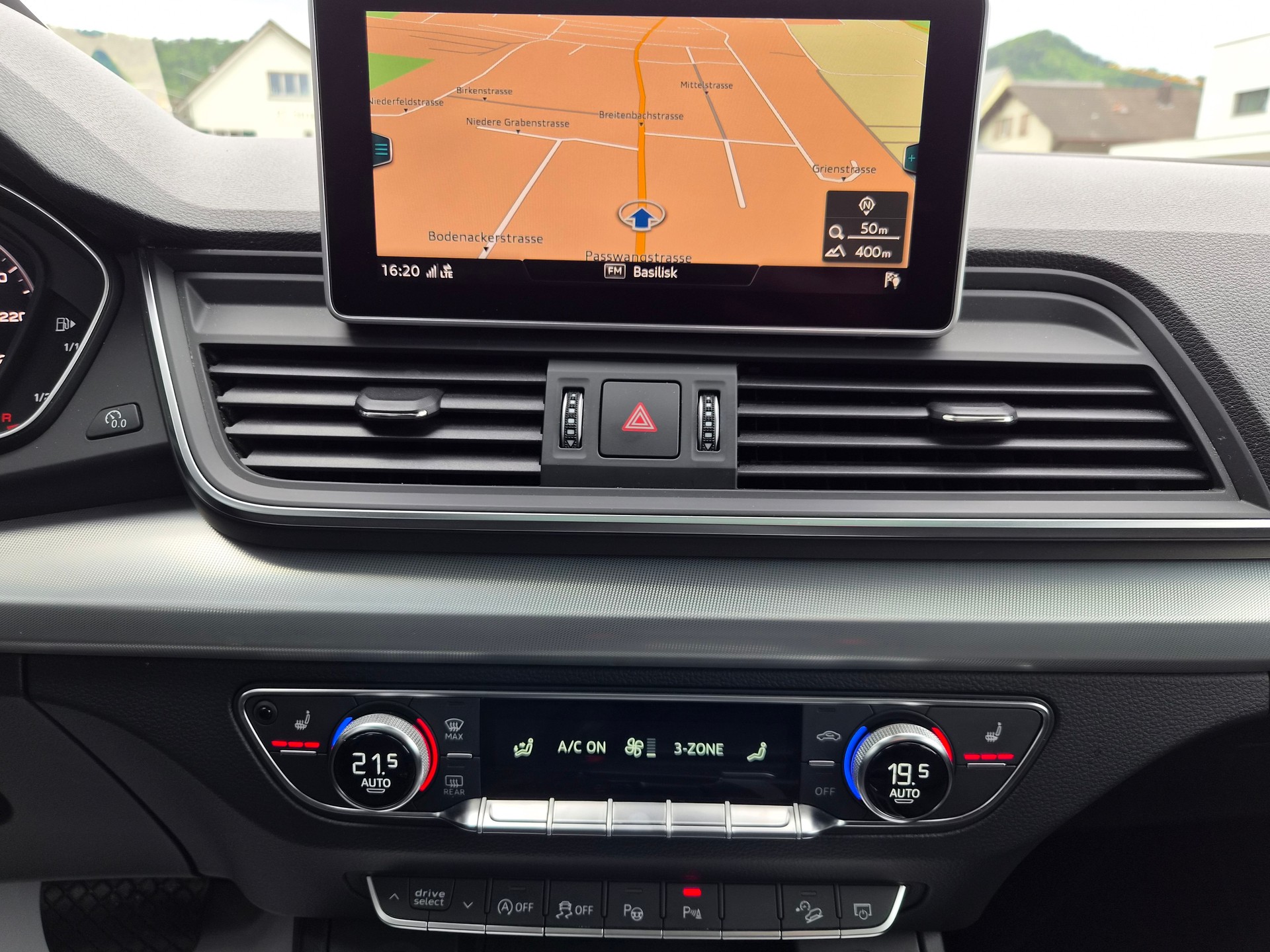 AUDI Q5 2.0 TDI sport quattro S-tronic-image-17