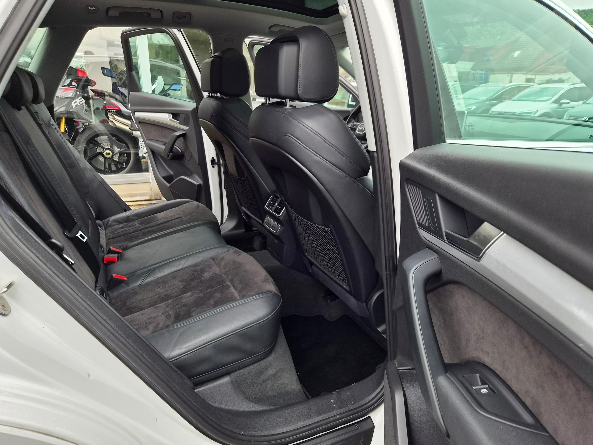 AUDI Q5 2.0 TDI sport quattro S-tronic-image-10