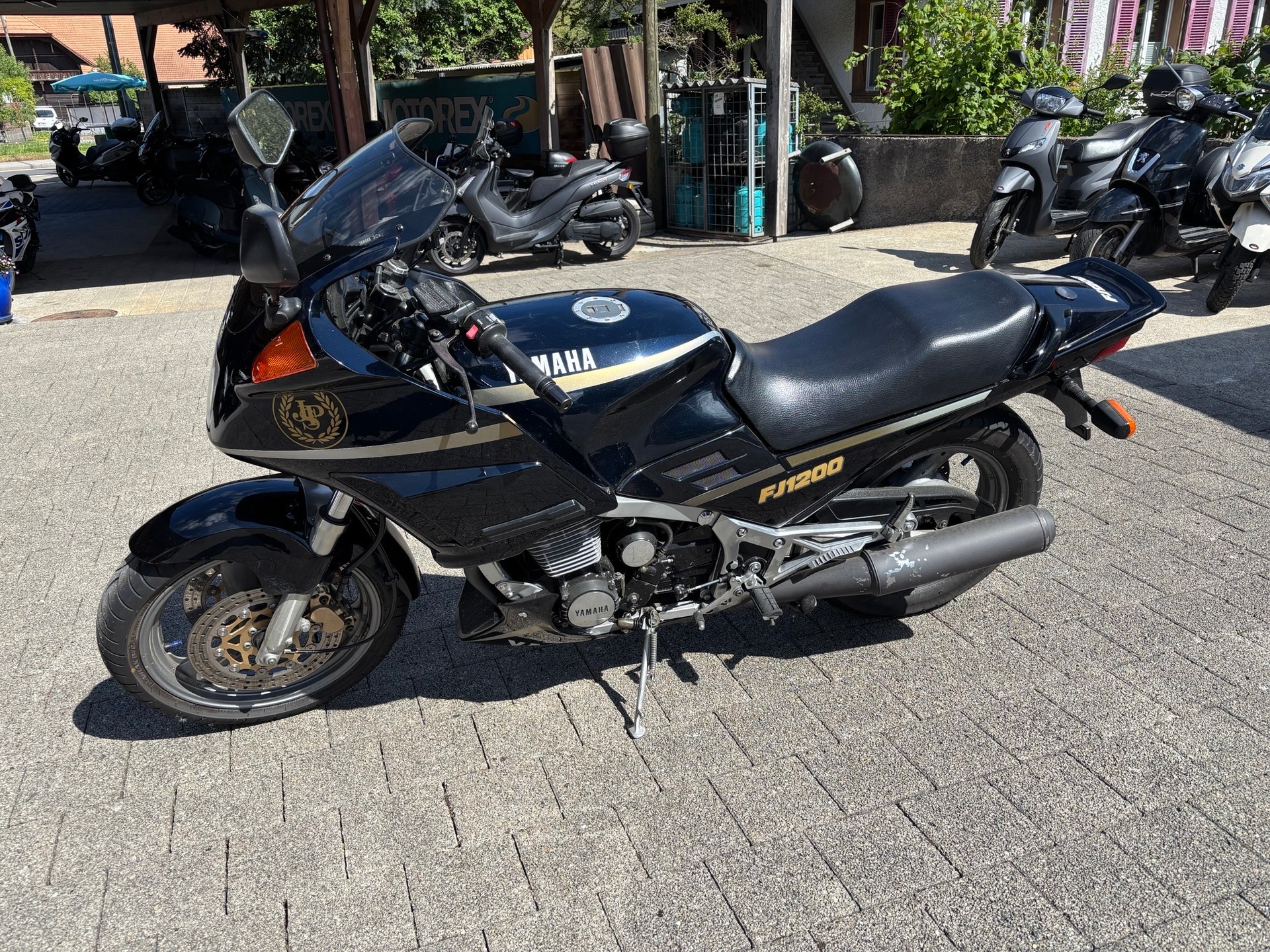 YAMAHA FJ 1200-image-0
