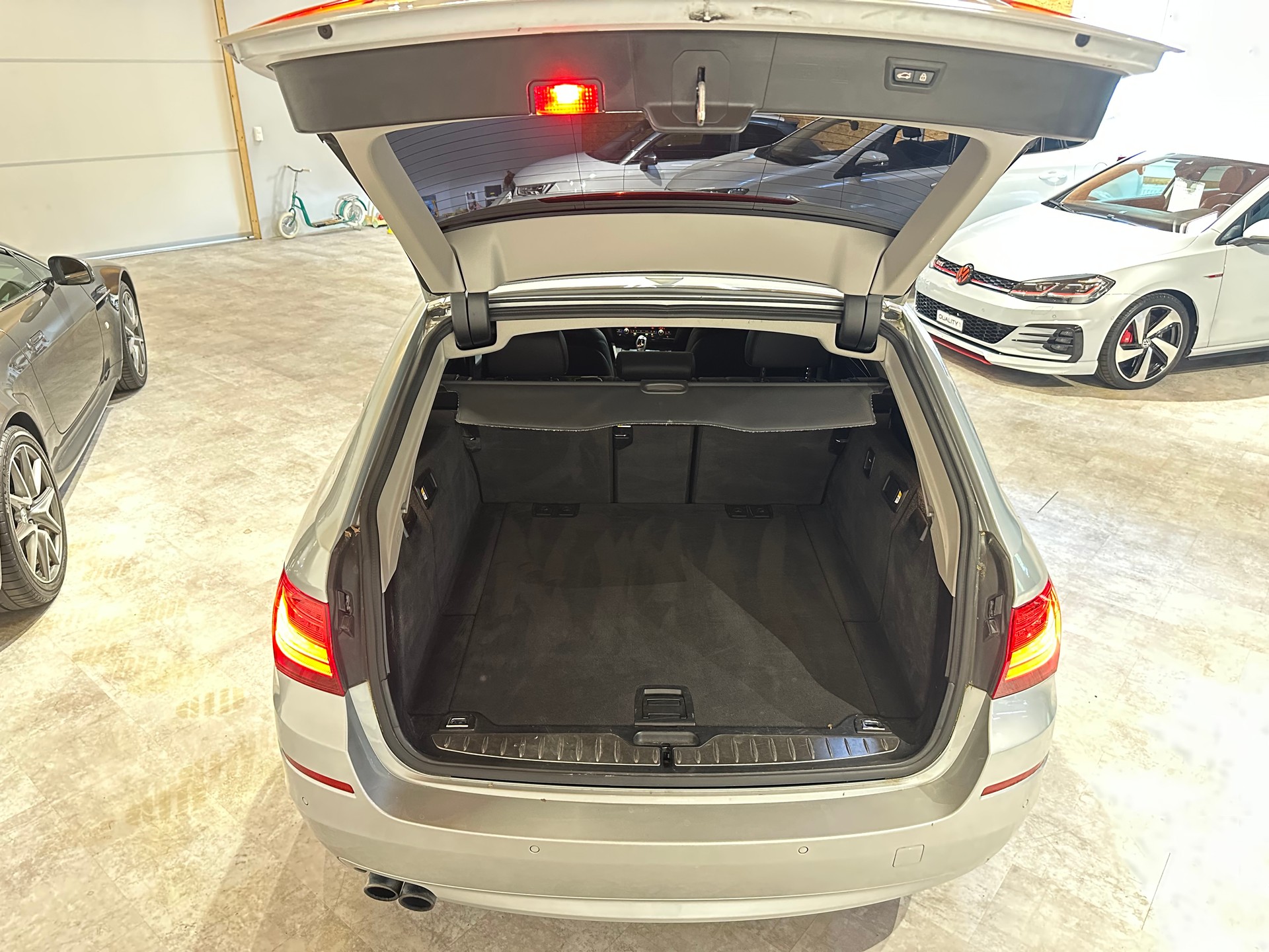 BMW 528i Touring xDrive Modern Line Steptronic/Lückenlos BMW-Servicegepflegt/Frisch ab MFK und Service/1.. Jahr Garantie!-image-6