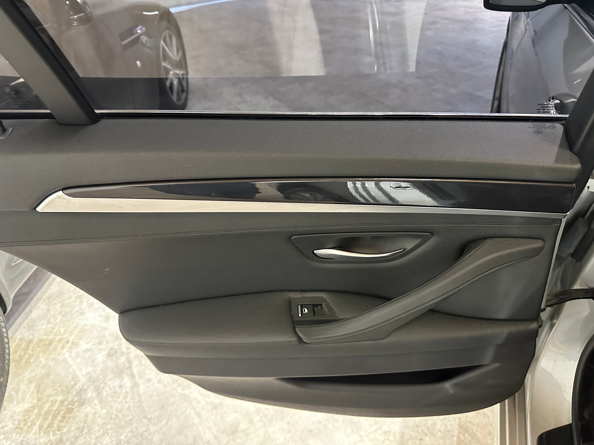 BMW 528i Touring xDrive Modern Line Steptronic/Lückenlos BMW-Servicegepflegt/Frisch ab MFK und Service/1.. Jahr Garantie!-image-21