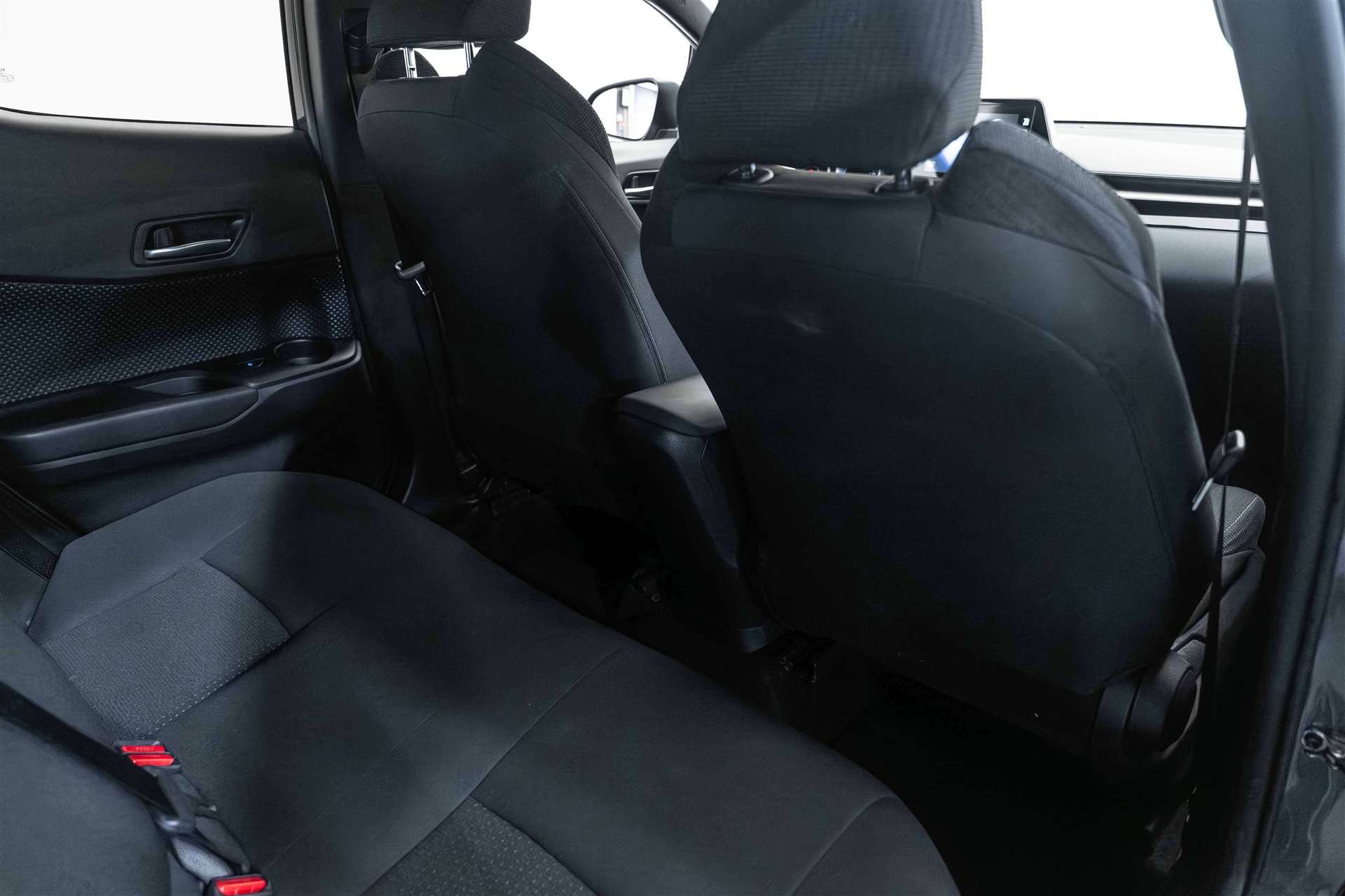 TOYOTA C-HR 1.8 HSD CVT Comfort-image-12