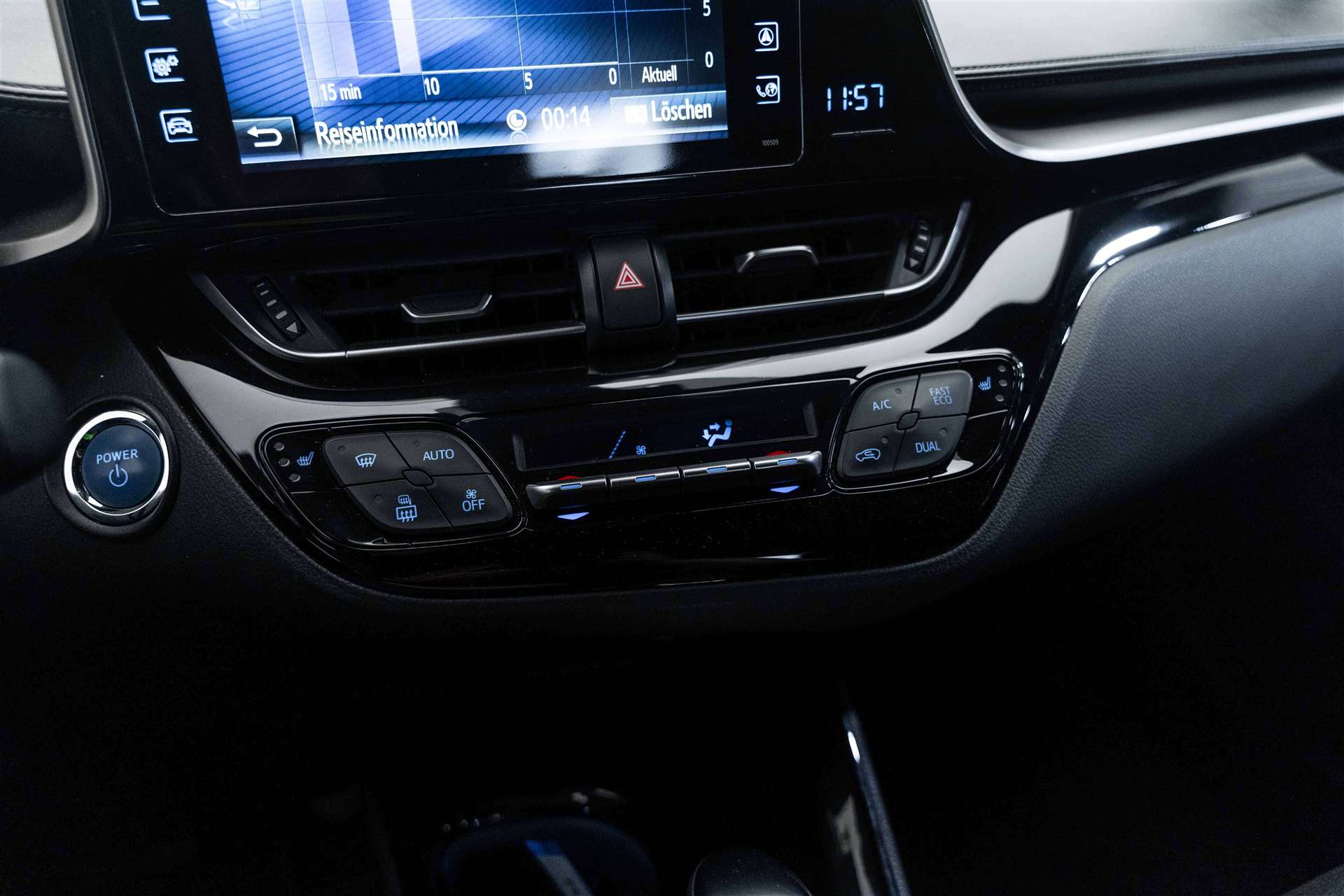 TOYOTA C-HR 1.8 HSD CVT Comfort-image-23