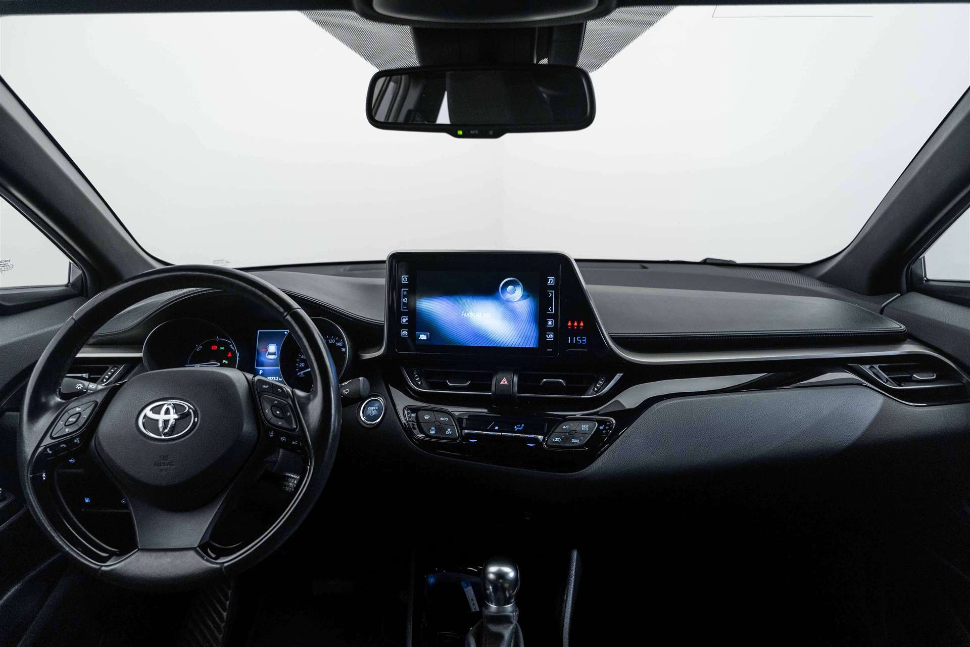 TOYOTA C-HR 1.8 HSD CVT Comfort-image-8