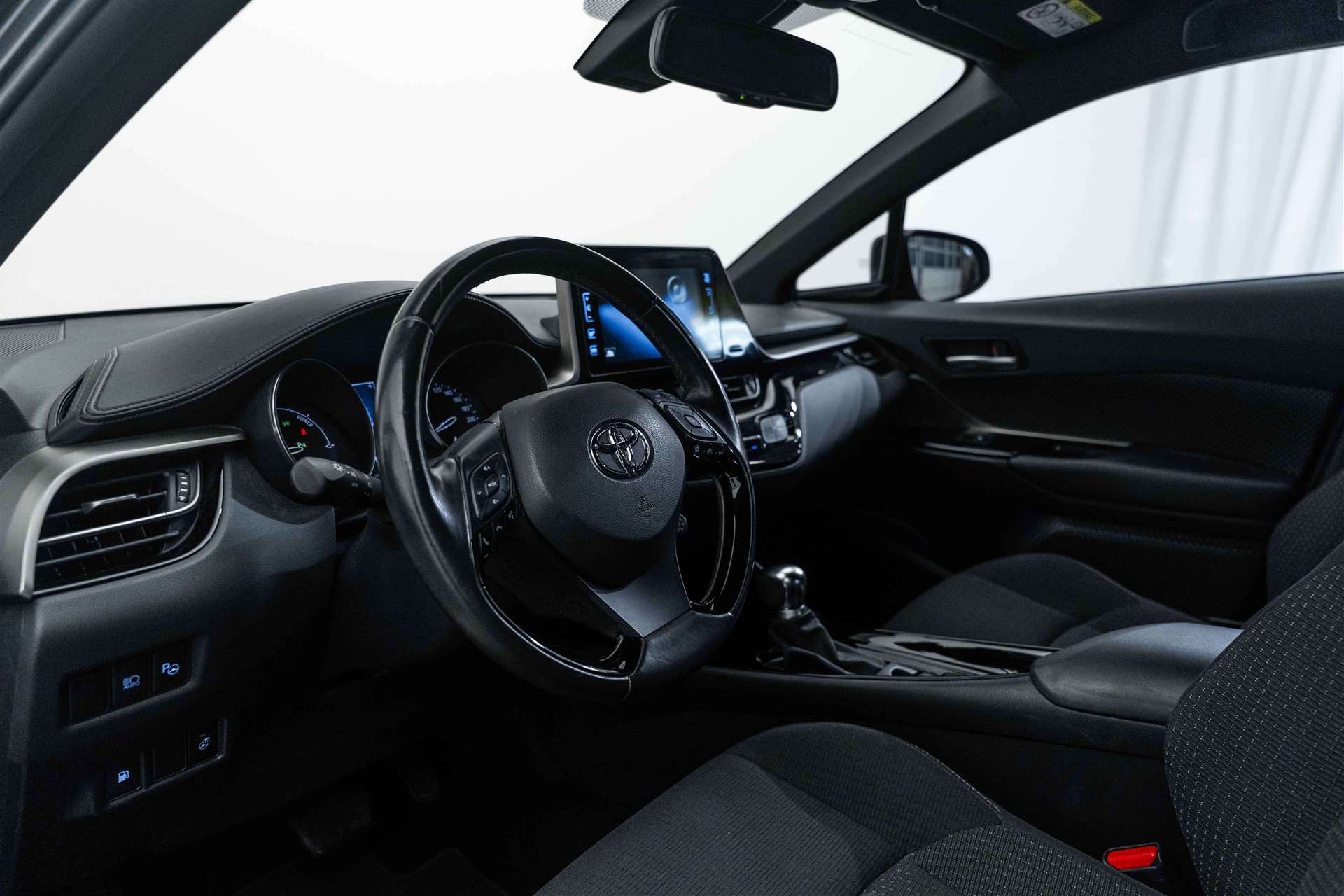 TOYOTA C-HR 1.8 HSD CVT Comfort-image-7