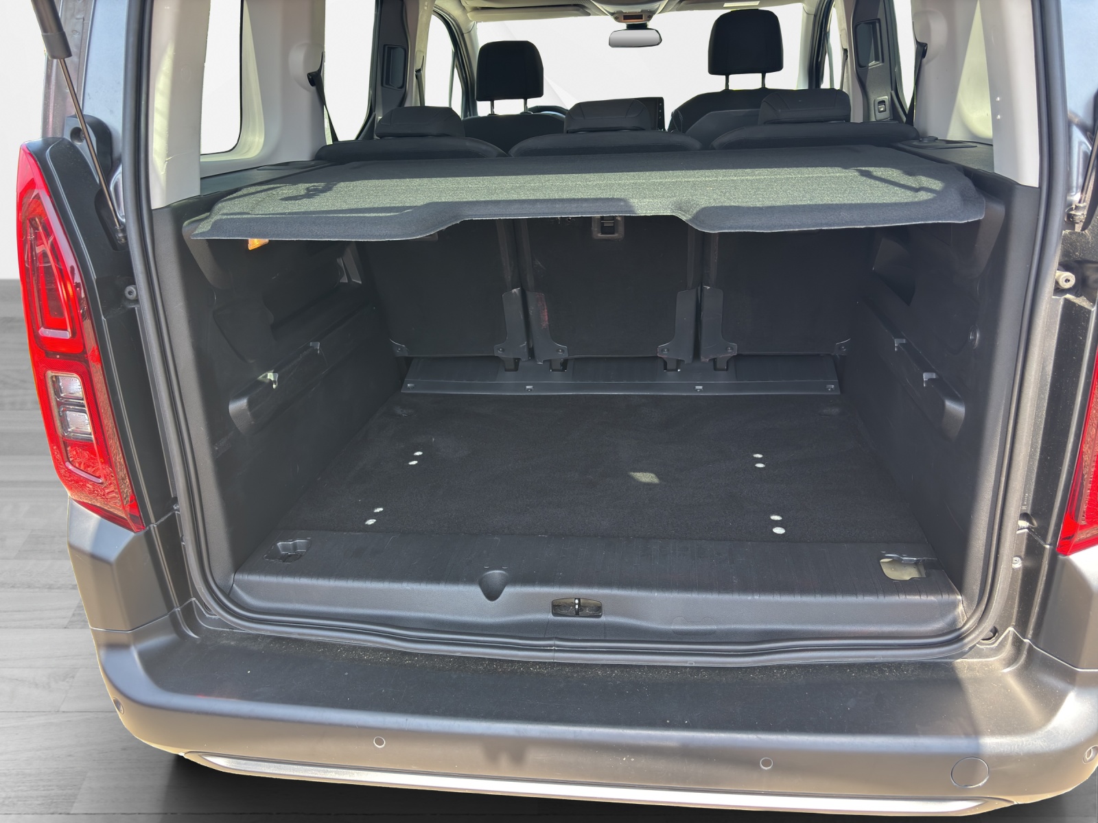 CITROEN Berlingo 1.5 BlueHDi 130 Shine-image-4