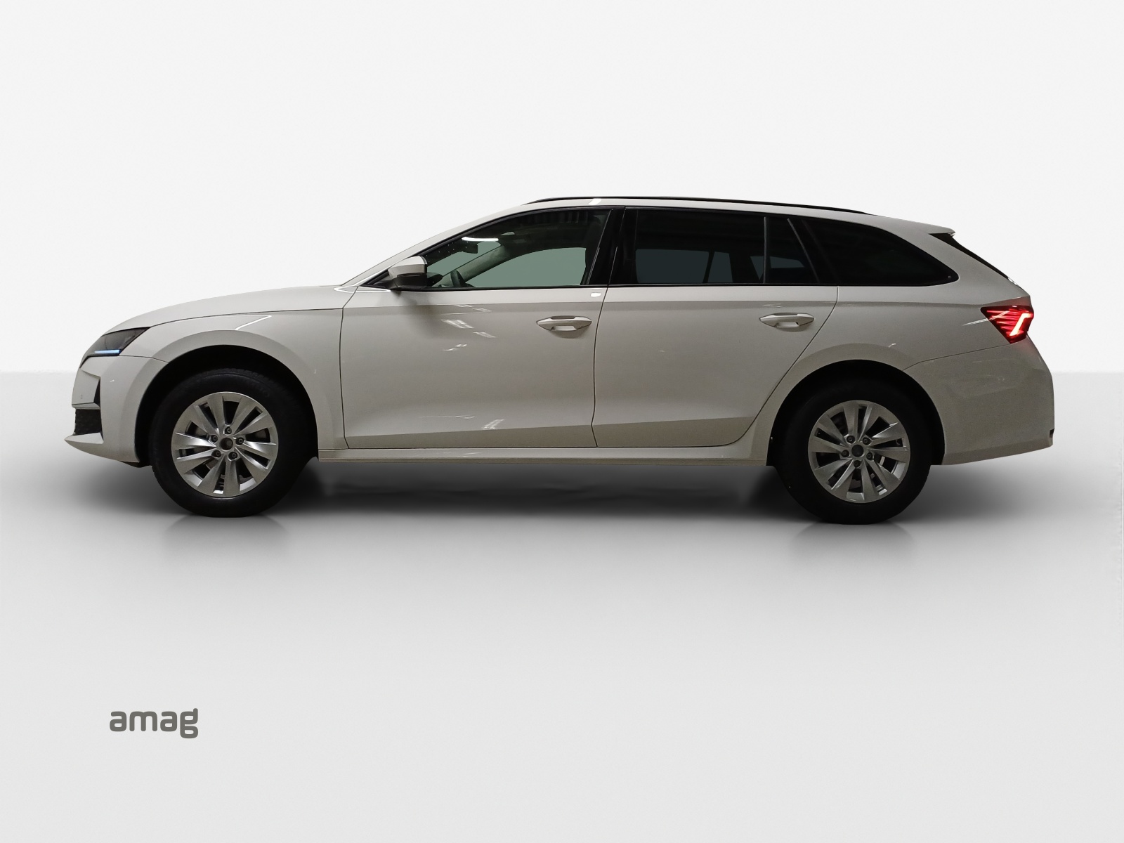 SKODA Octavia Combi 1.5 TSI mHEV DSG Dynamic-showroom-element-1