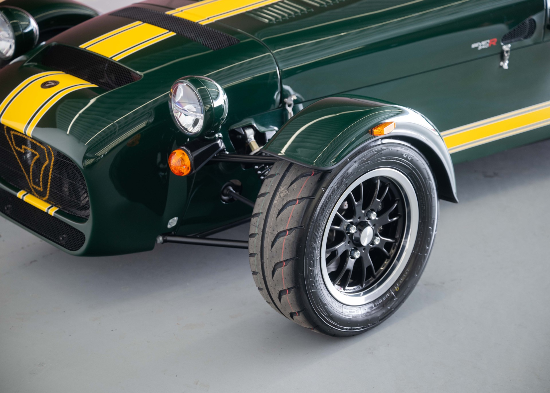 CATERHAM Seven 340R SV (MY26, Swiss new car, Vintage Green paint, 24-month factory warranty)-image-13