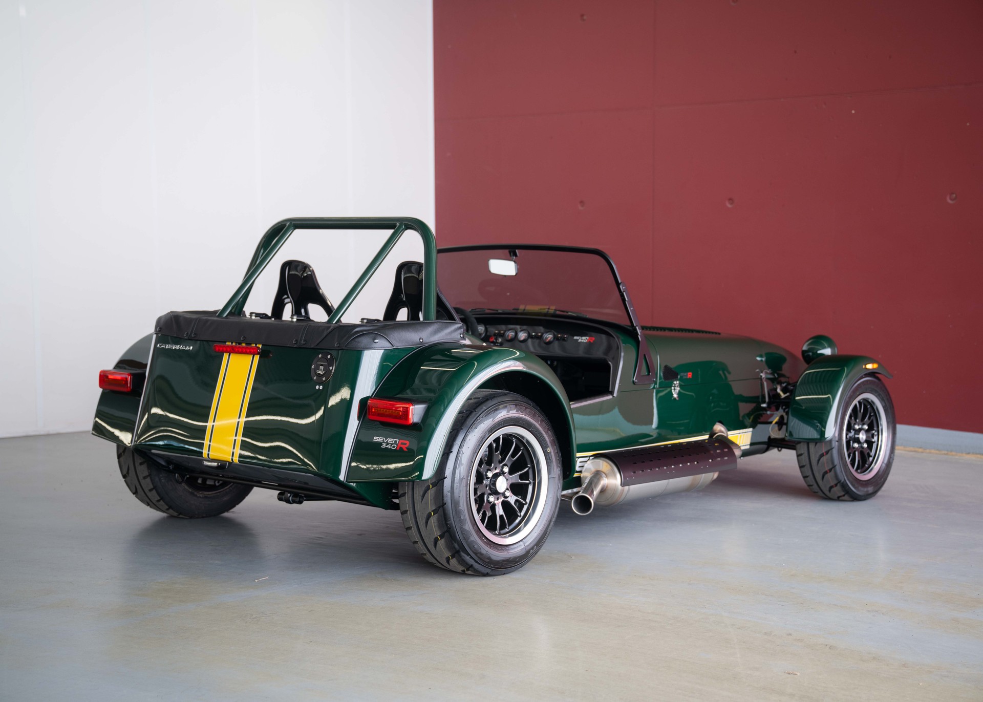 CATERHAM Seven 340R SV (MY26, Swiss new car, Vintage Green paint, 24-month factory warranty)-image-5