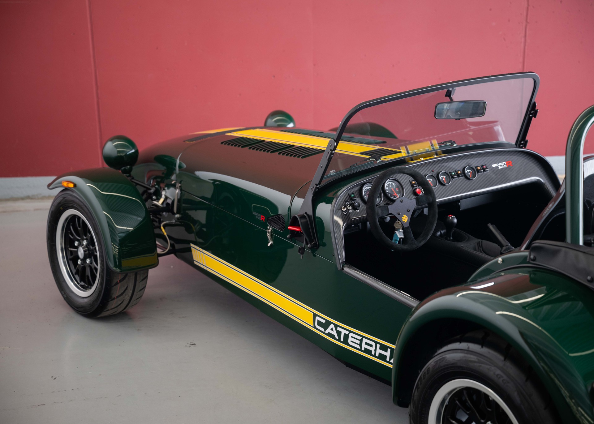 CATERHAM Seven 340R SV (MY26, Swiss new car, Vintage Green paint, 24-month factory warranty)-image-9