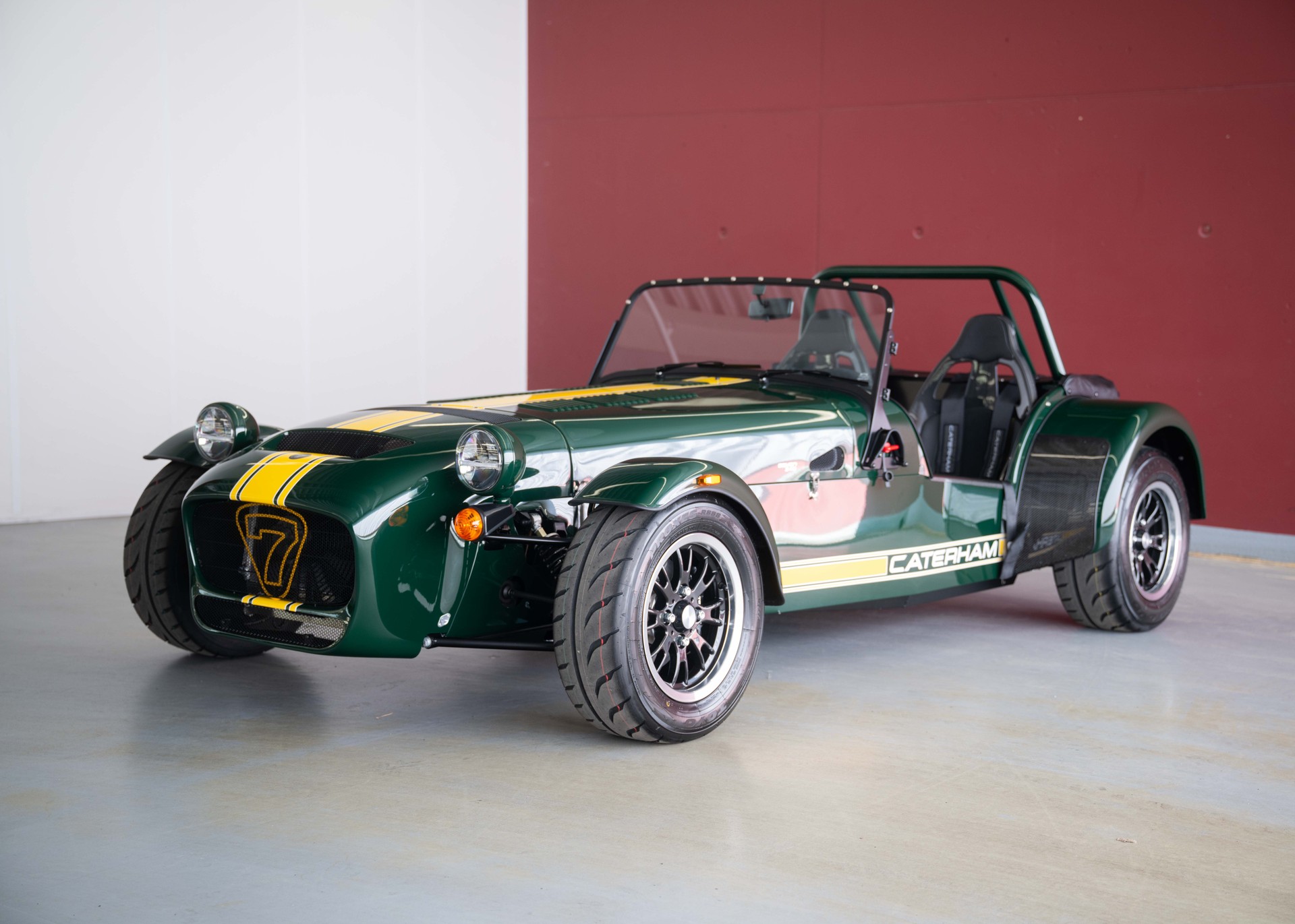 CATERHAM Seven 340R SV (MY26, Swiss new car, Vintage Green paint, 24-month factory warranty)-image-4