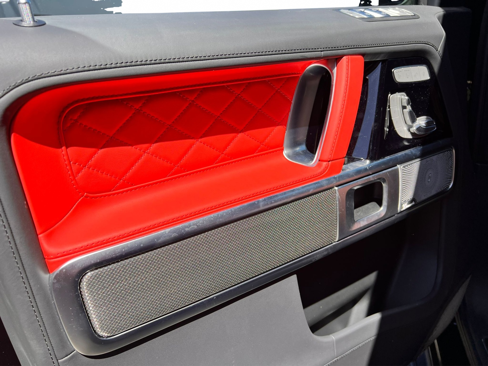 MERCEDES-BENZ G 63 AMG 9G-Tronic-image-8
