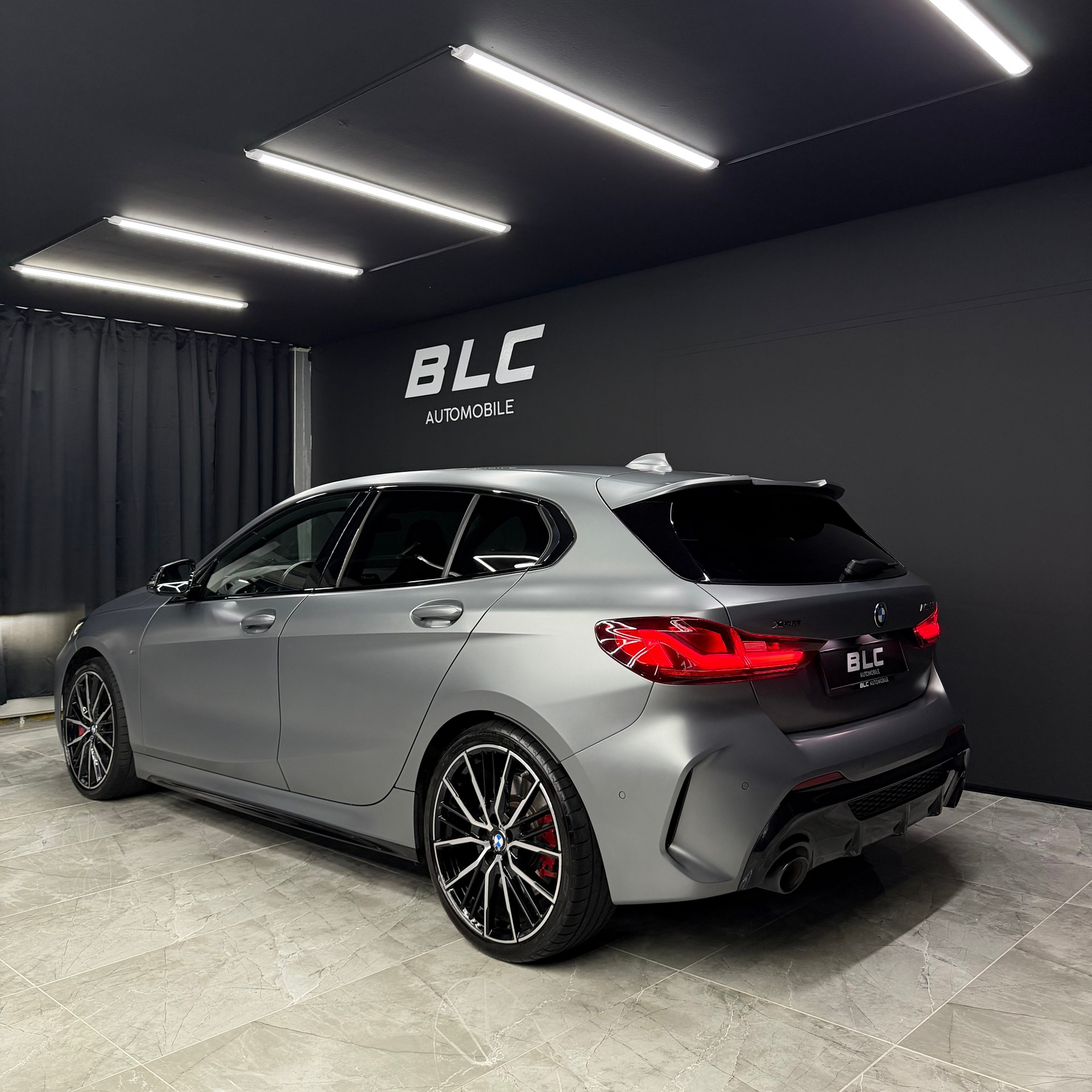 BMW M135i xDrive Steptronic-image-4