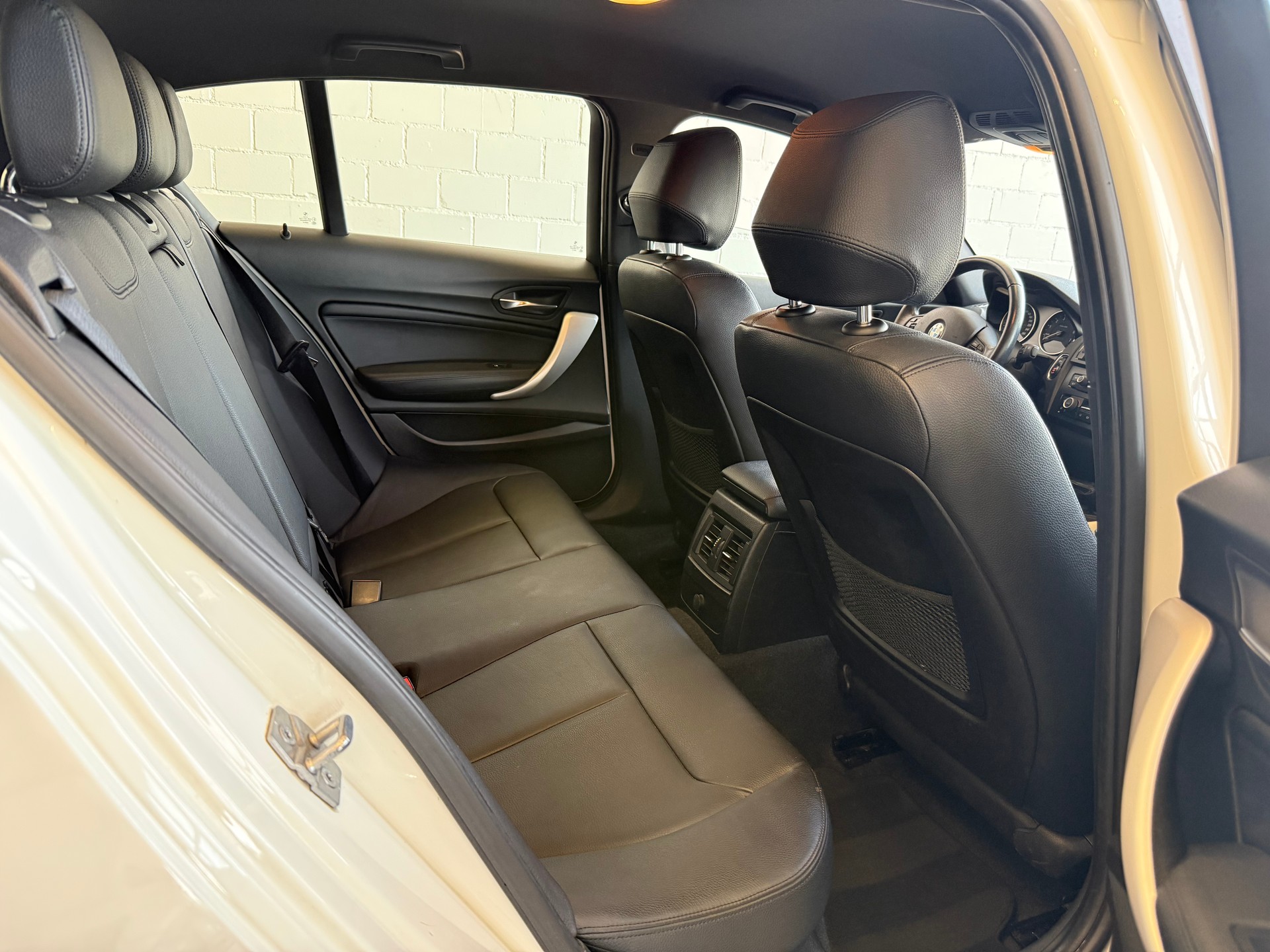 BMW 118i Steptronic-image-9