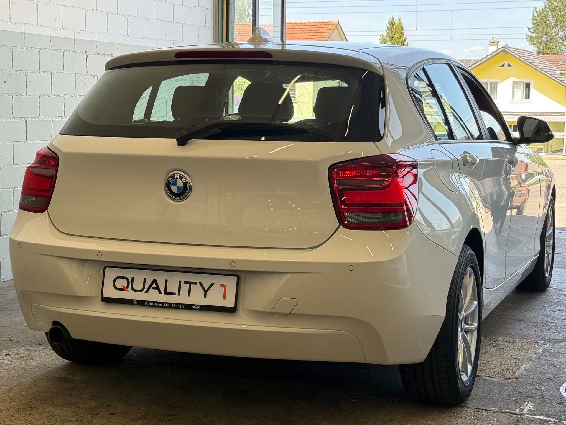 BMW 118i Steptronic-image-4