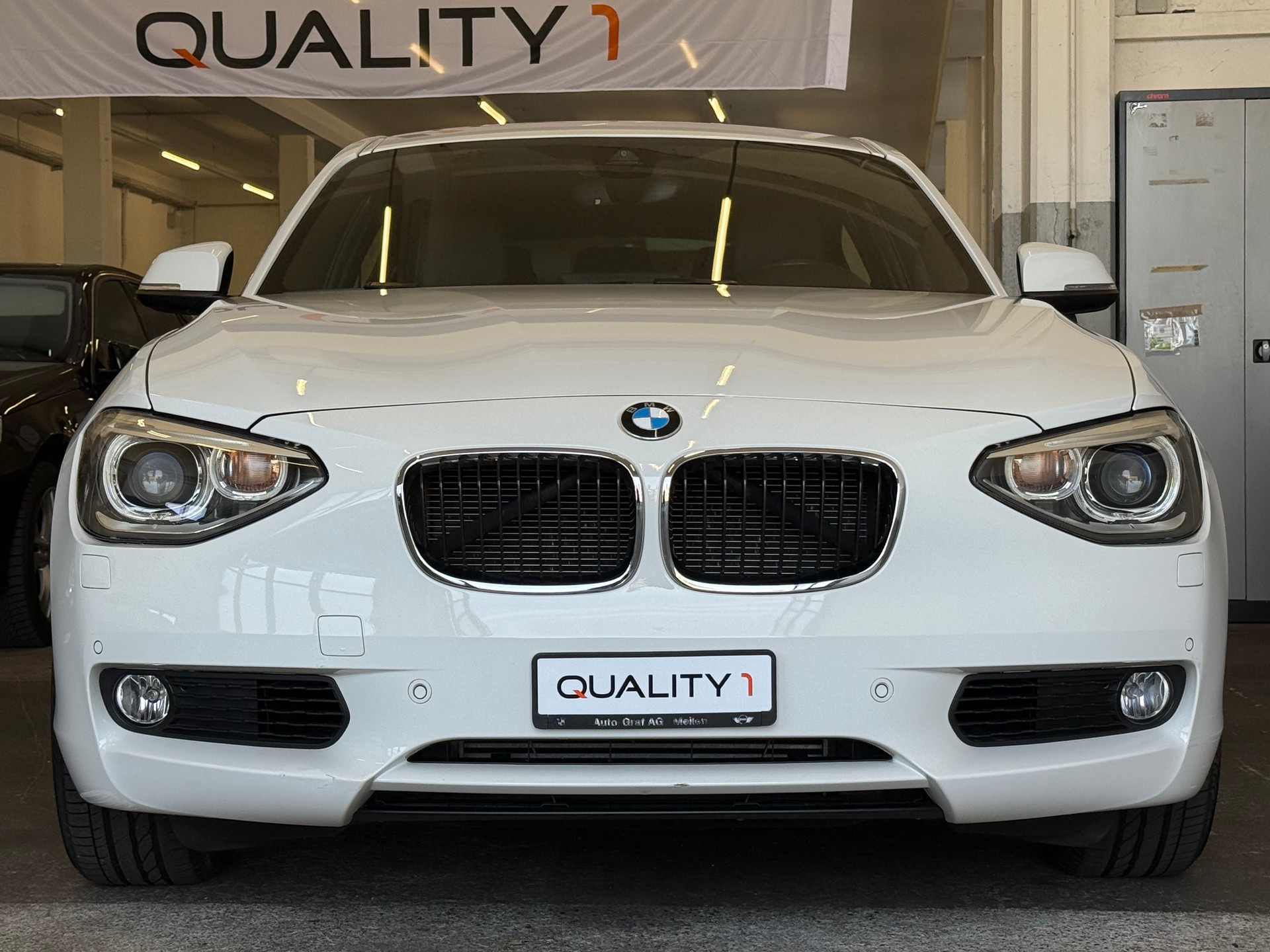 BMW 118i Steptronic-image-1