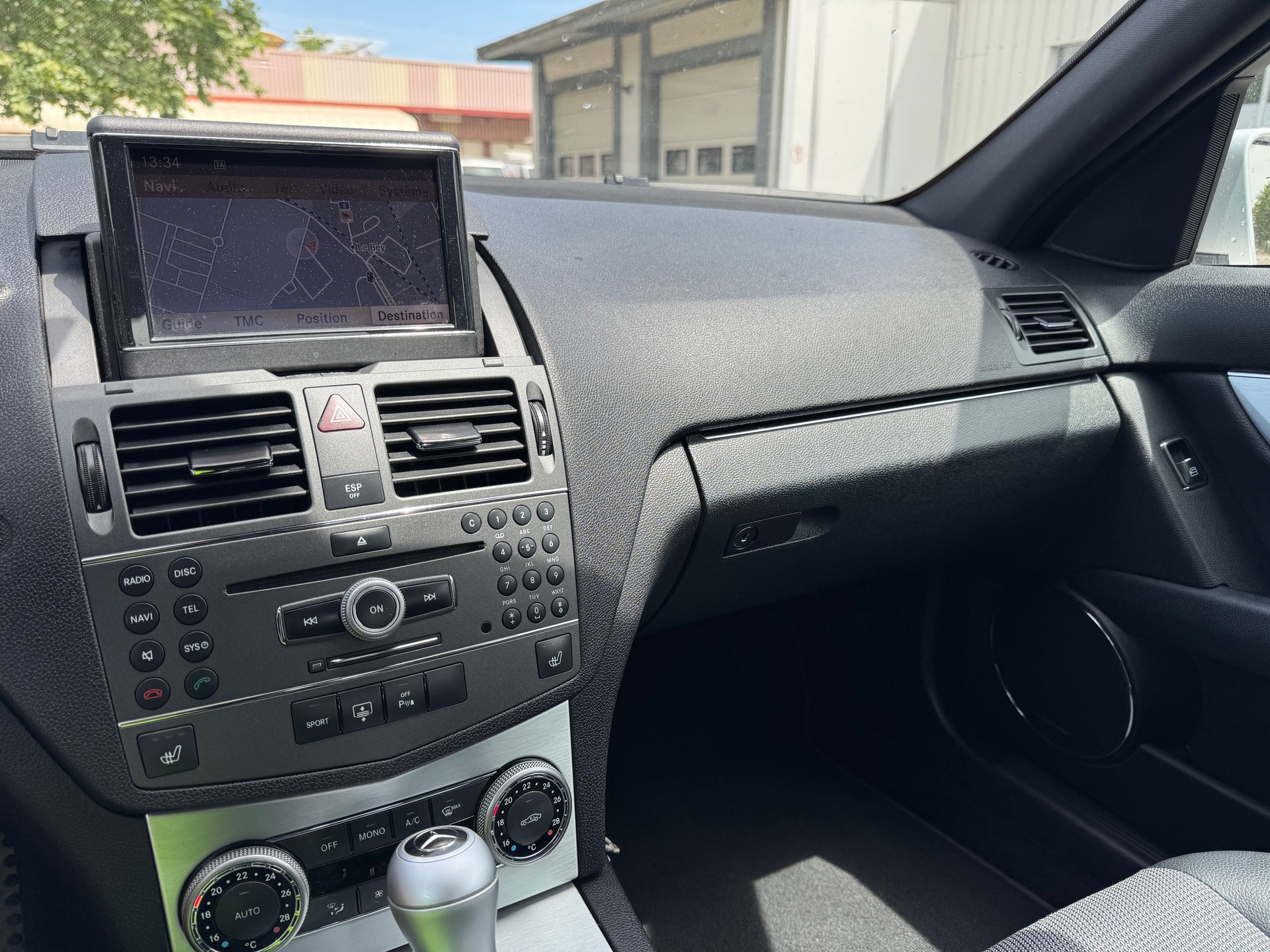 MERCEDES-BENZ C 250 CGI BlueEfficiency Elégance Automatic-image-9