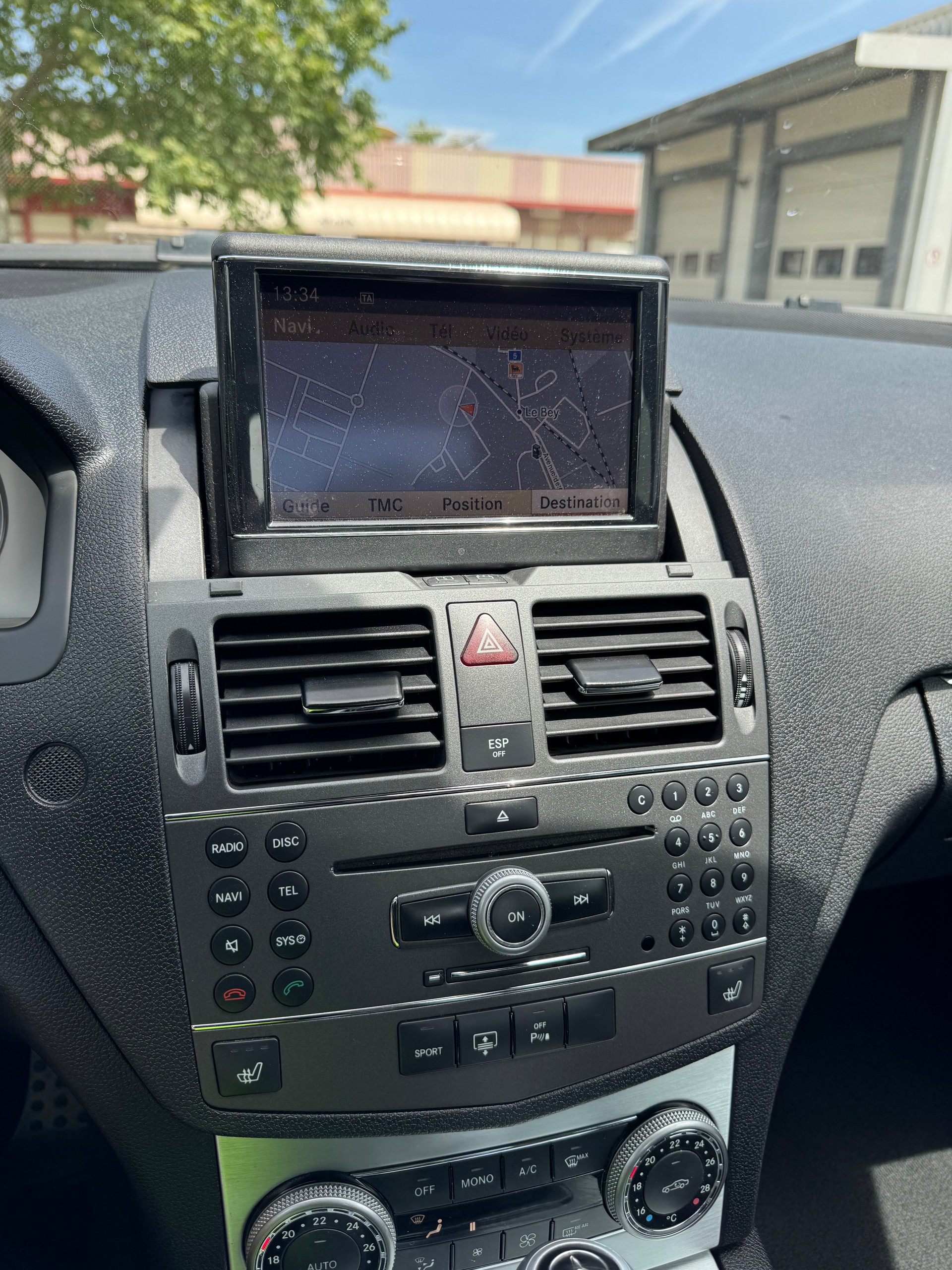 MERCEDES-BENZ C 250 CGI BlueEfficiency Elégance Automatic-image-10