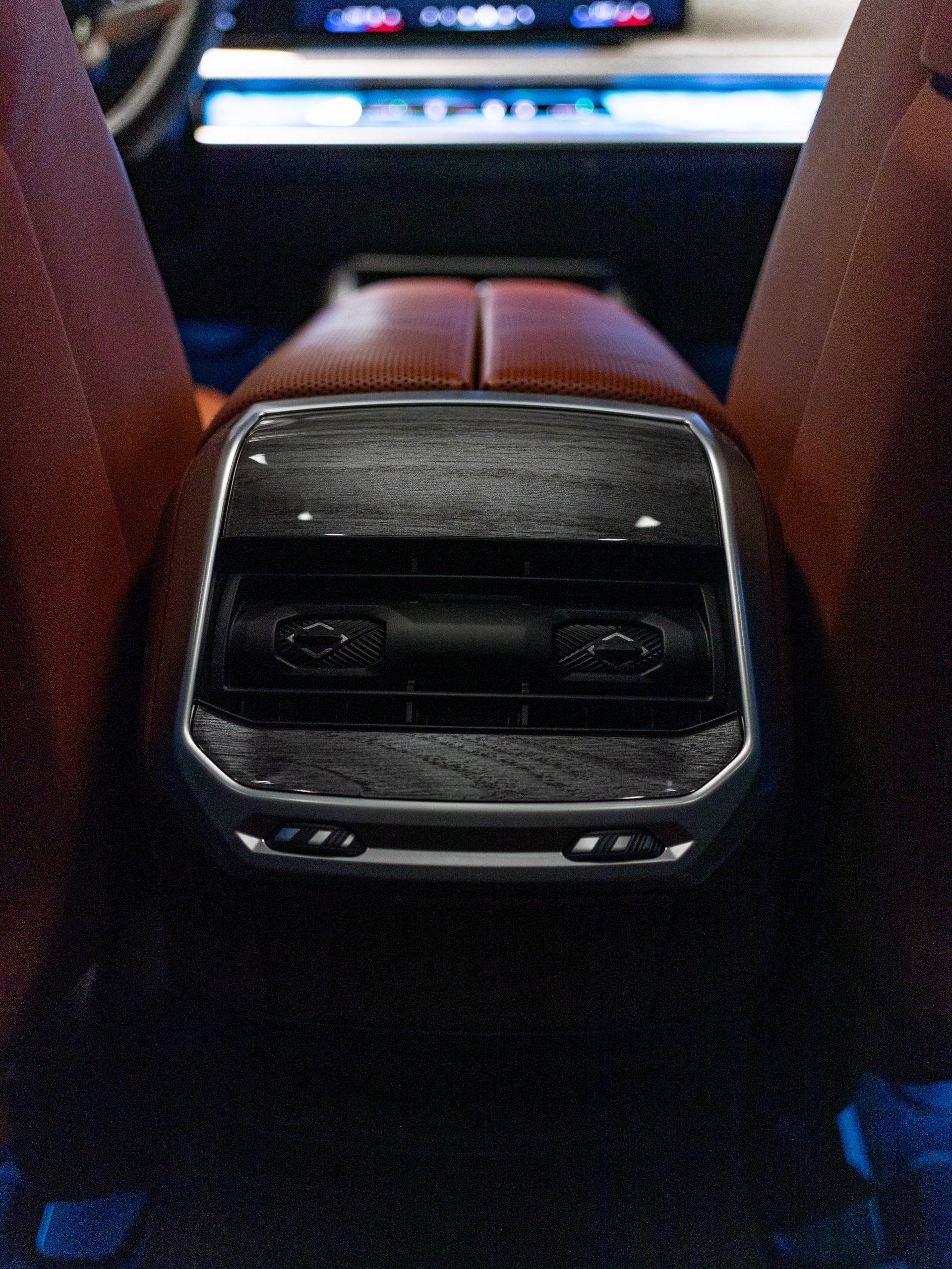 BMW 740d xDrive 48V Steptronic-image-24