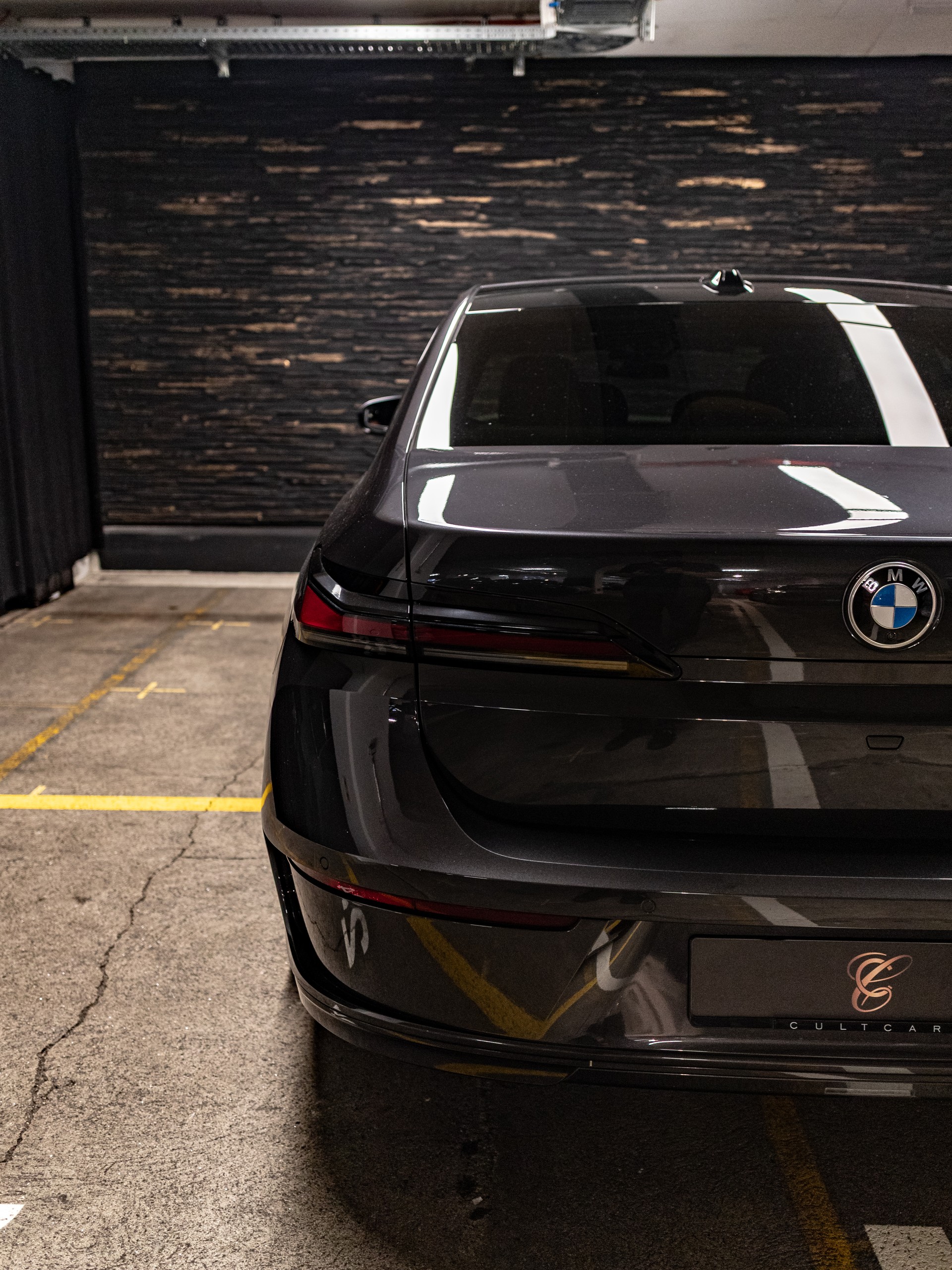 BMW 740d xDrive 48V Steptronic-image-19