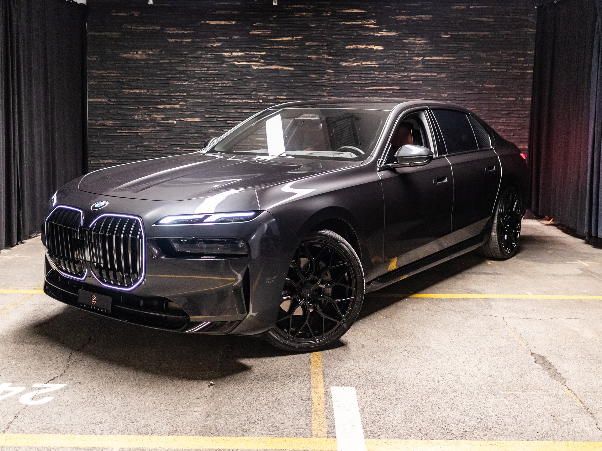 BMW 740d xDrive 48V Steptronic-image-31